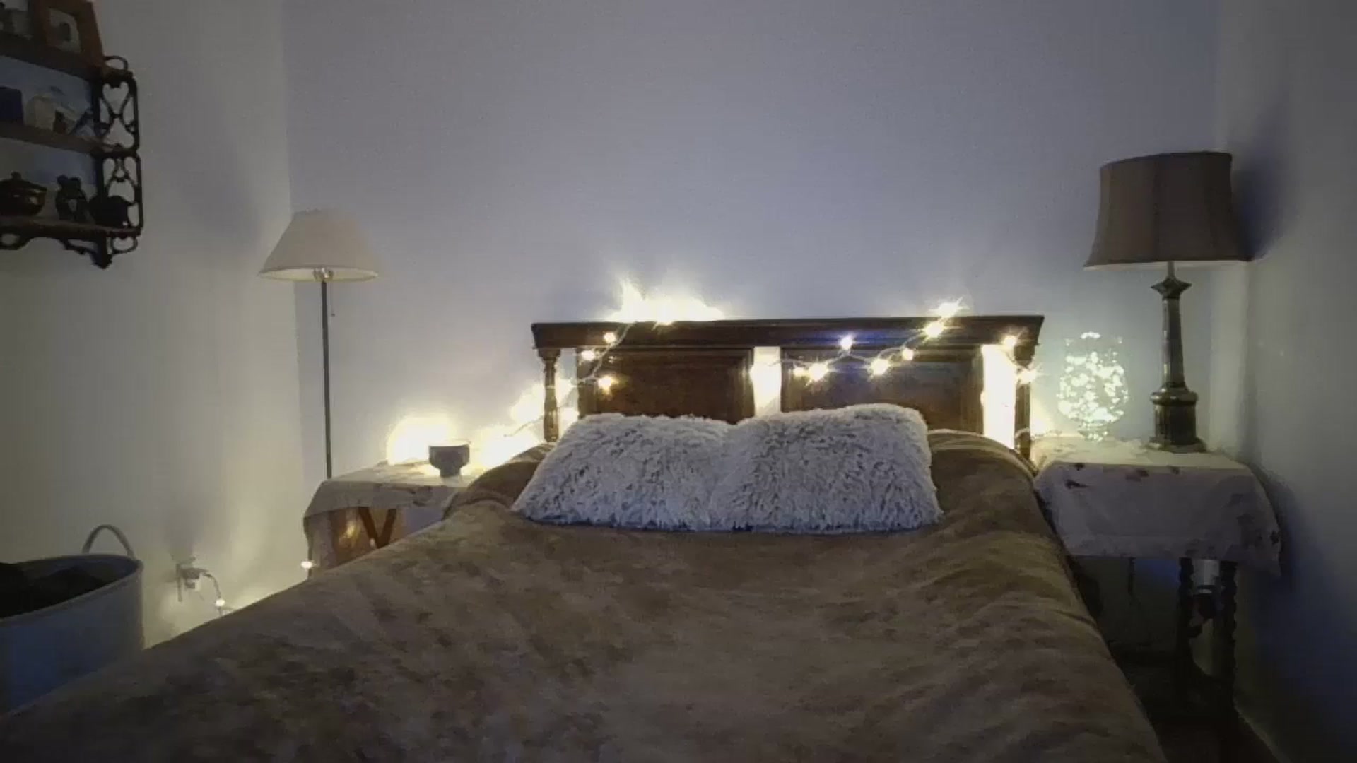 Gallery image thumbnail from Winxzyyy's myfreecams stream on, 12/30/2023, 10:29 image 15 of 20