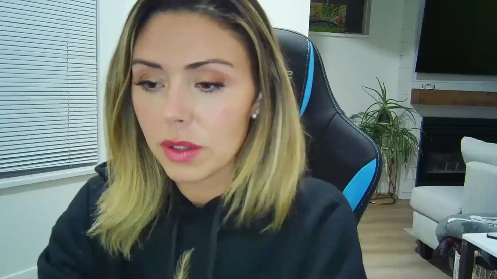 Gallery image thumbnail from Winxzyyy's myfreecams stream on, 08/20/2024, 06:42 image 2 of 20