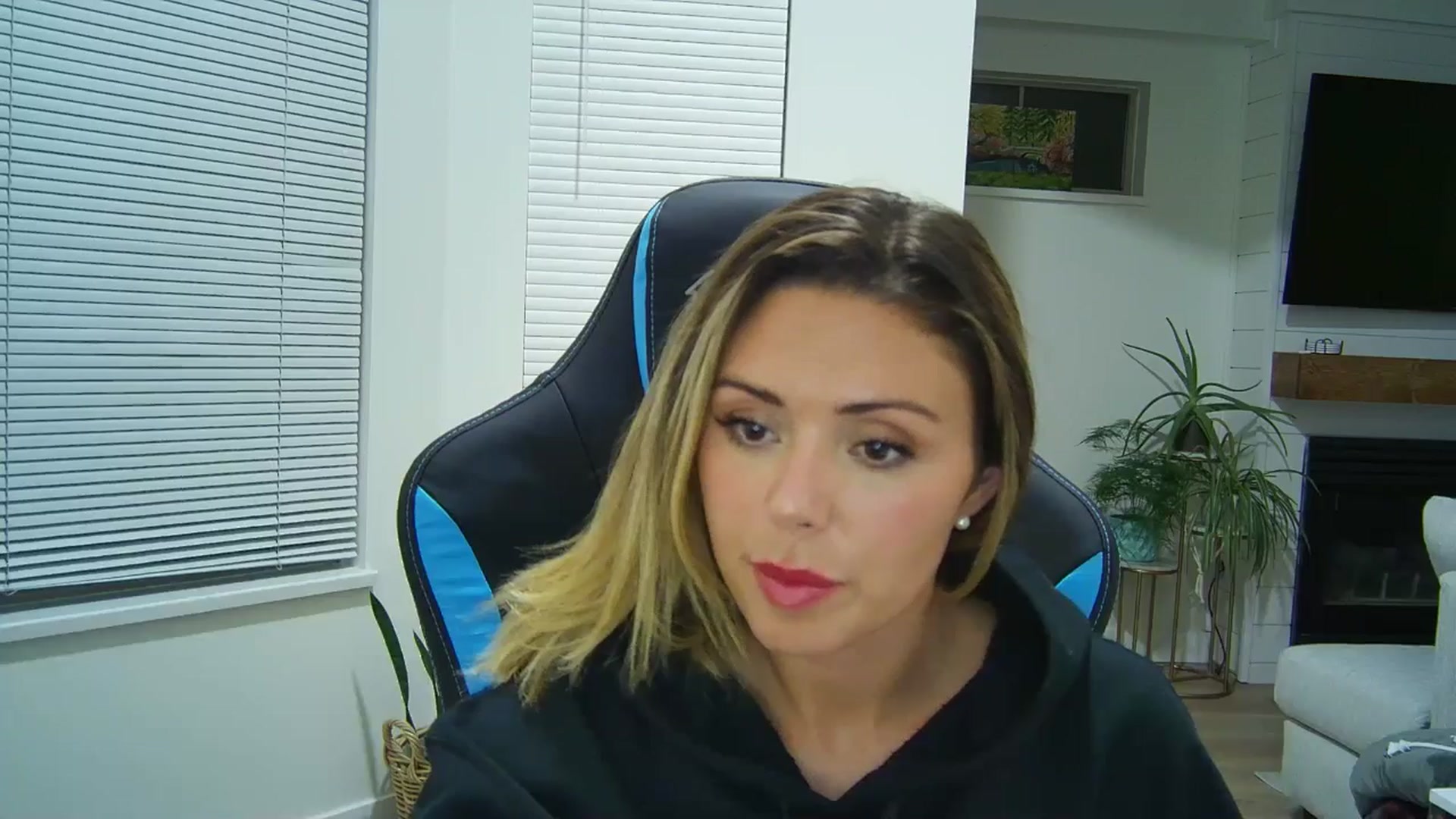 Gallery image thumbnail from Winxzyyy's myfreecams stream on, 08/20/2024, 06:42 image 11 of 20