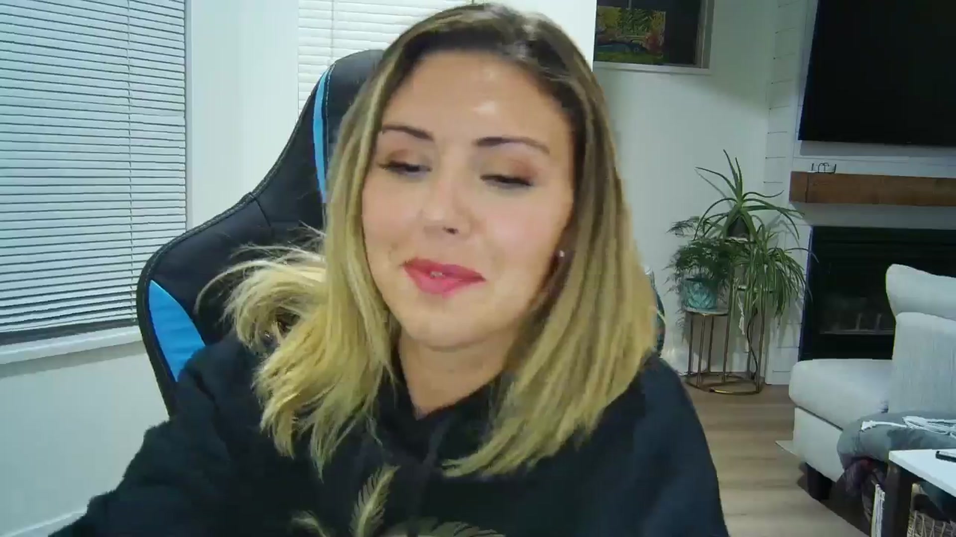 Gallery image thumbnail from Winxzyyy's myfreecams stream on, 08/20/2024, 06:42 image 4 of 20