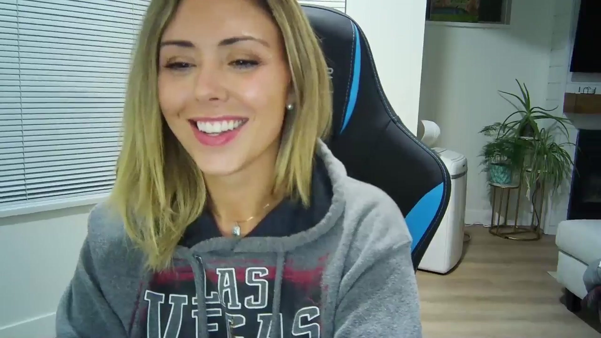 Gallery image thumbnail from Winxzyyy's myfreecams stream on, 08/23/2024, 05:16 image 3 of 20