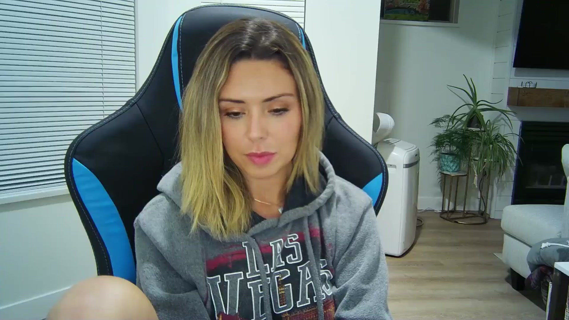 Gallery image thumbnail from Winxzyyy's myfreecams stream on, 08/23/2024, 05:16 image 9 of 20