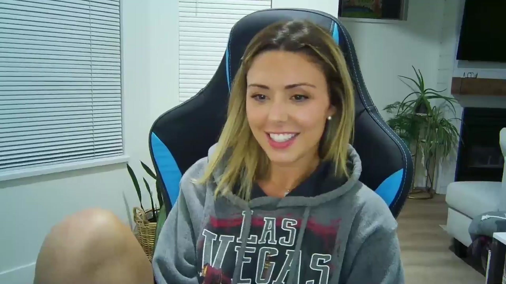 Gallery image thumbnail from Winxzyyy's myfreecams stream on, 08/23/2024, 05:16 image 11 of 20