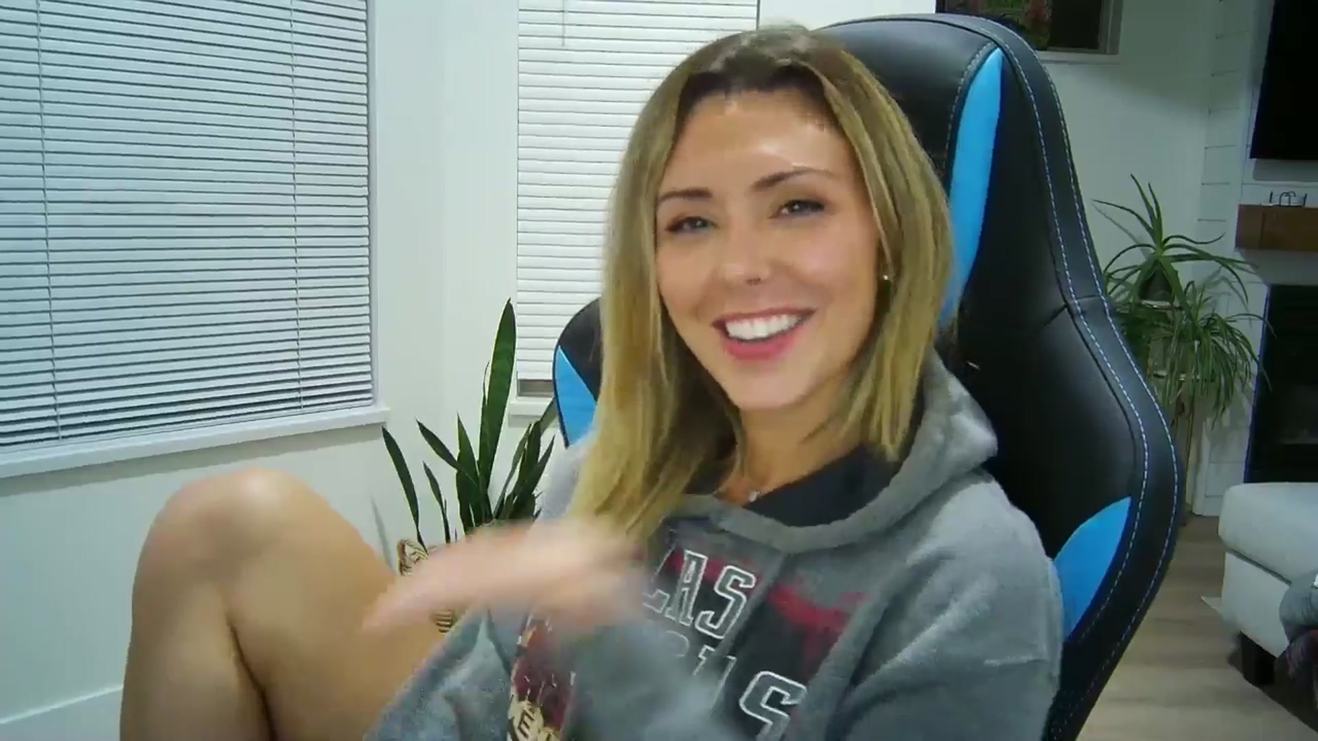 Gallery image thumbnail from Winxzyyy's myfreecams stream on, 08/23/2024, 05:16 image 5 of 20
