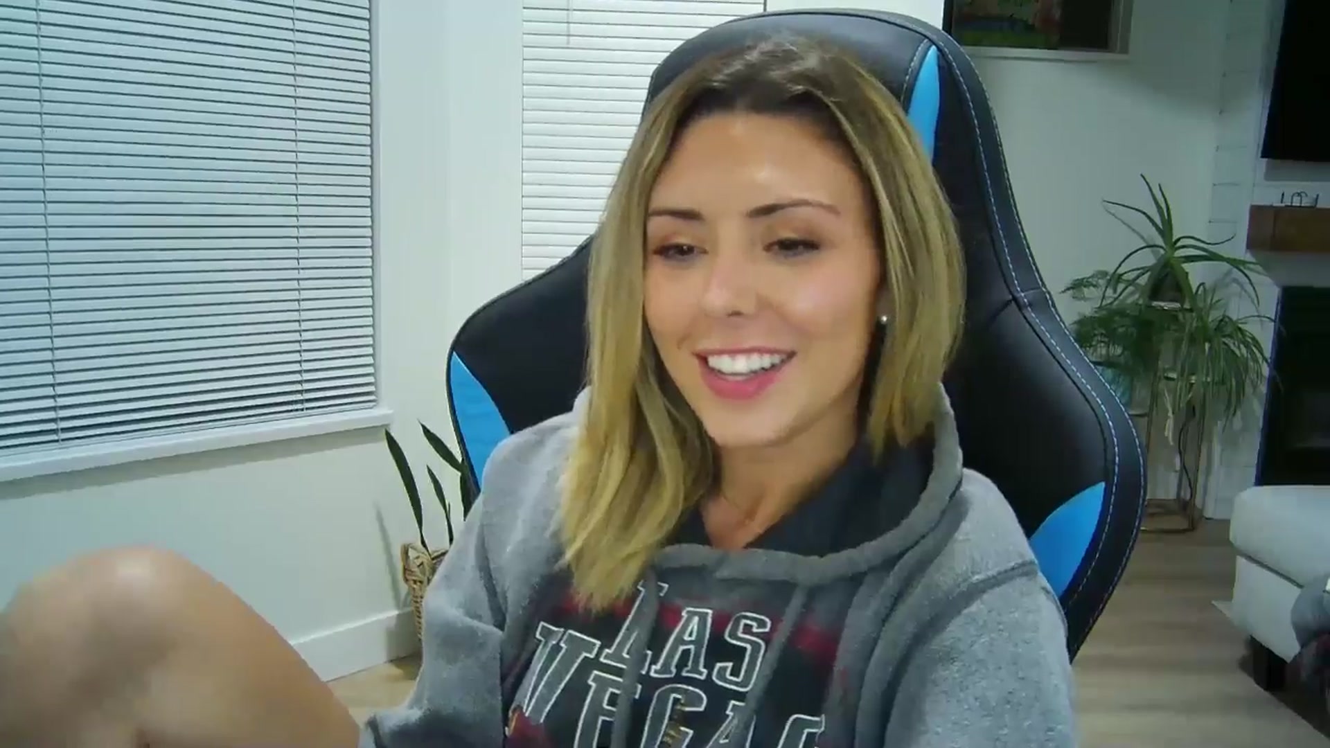Gallery image thumbnail from Winxzyyy's myfreecams stream on, 08/23/2024, 05:16 image 8 of 20