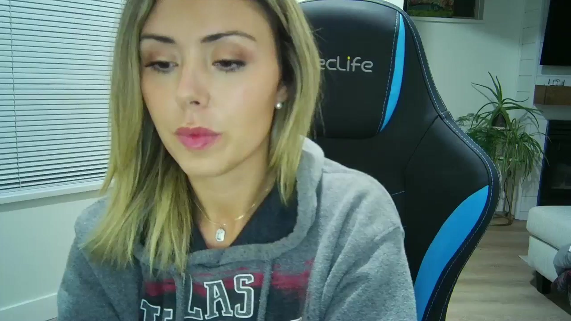Gallery image thumbnail from Winxzyyy's myfreecams stream on, 08/23/2024, 05:16 image 1 of 20