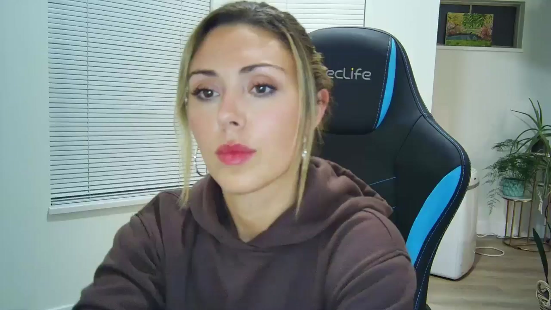 Gallery image thumbnail from Winxzyyy's myfreecams stream on, 08/29/2024, 05:21 image 1 of 20