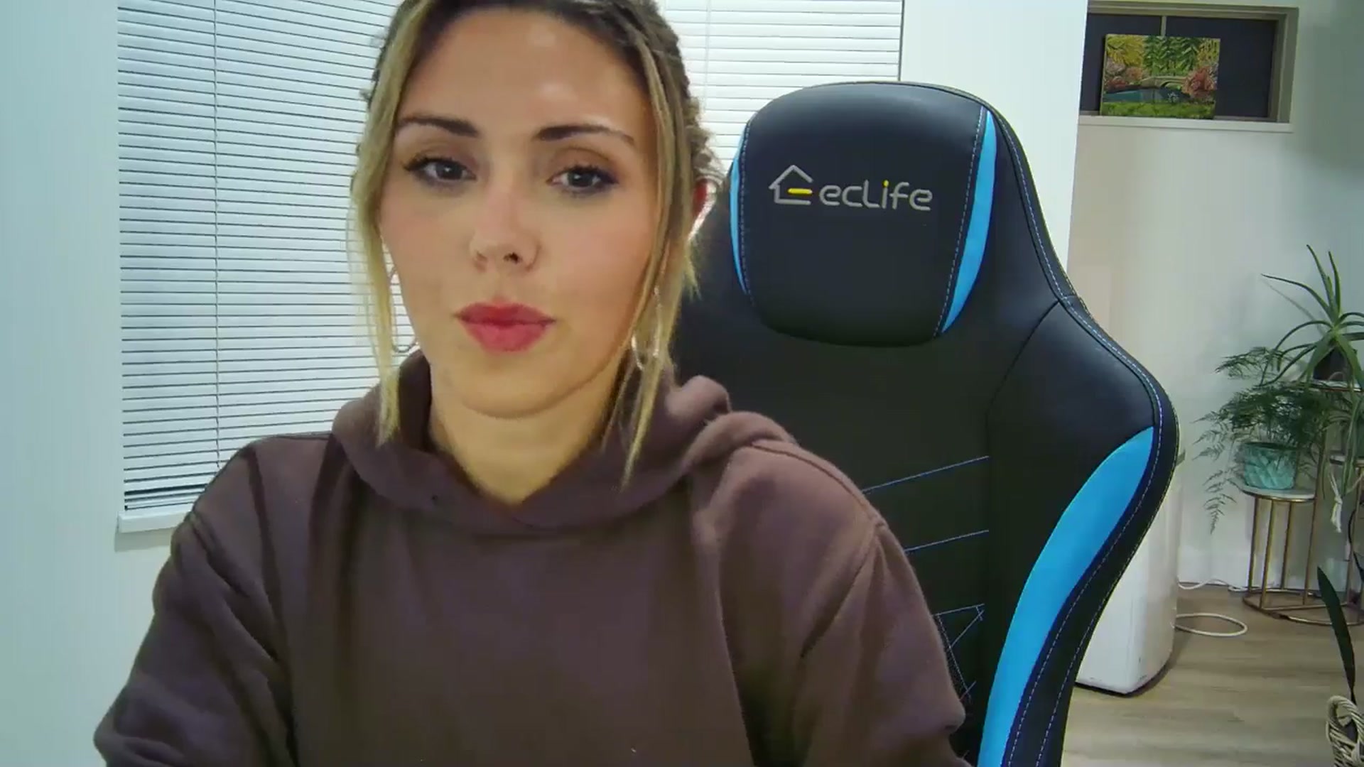 Gallery image thumbnail from Winxzyyy's myfreecams stream on, 08/29/2024, 05:21 image 4 of 20