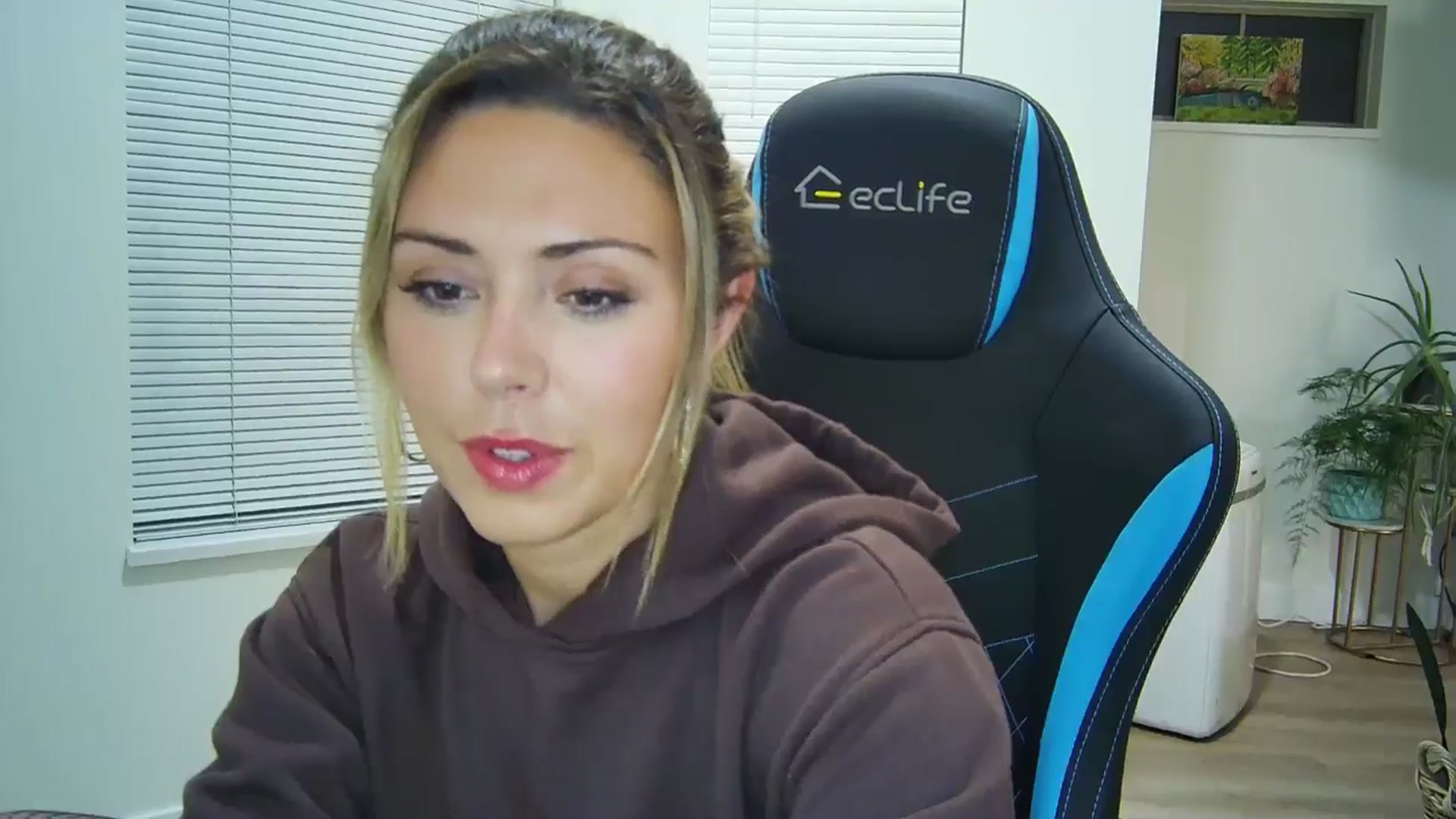 Gallery image thumbnail from Winxzyyy's myfreecams stream on, 08/29/2024, 05:21 image 3 of 20