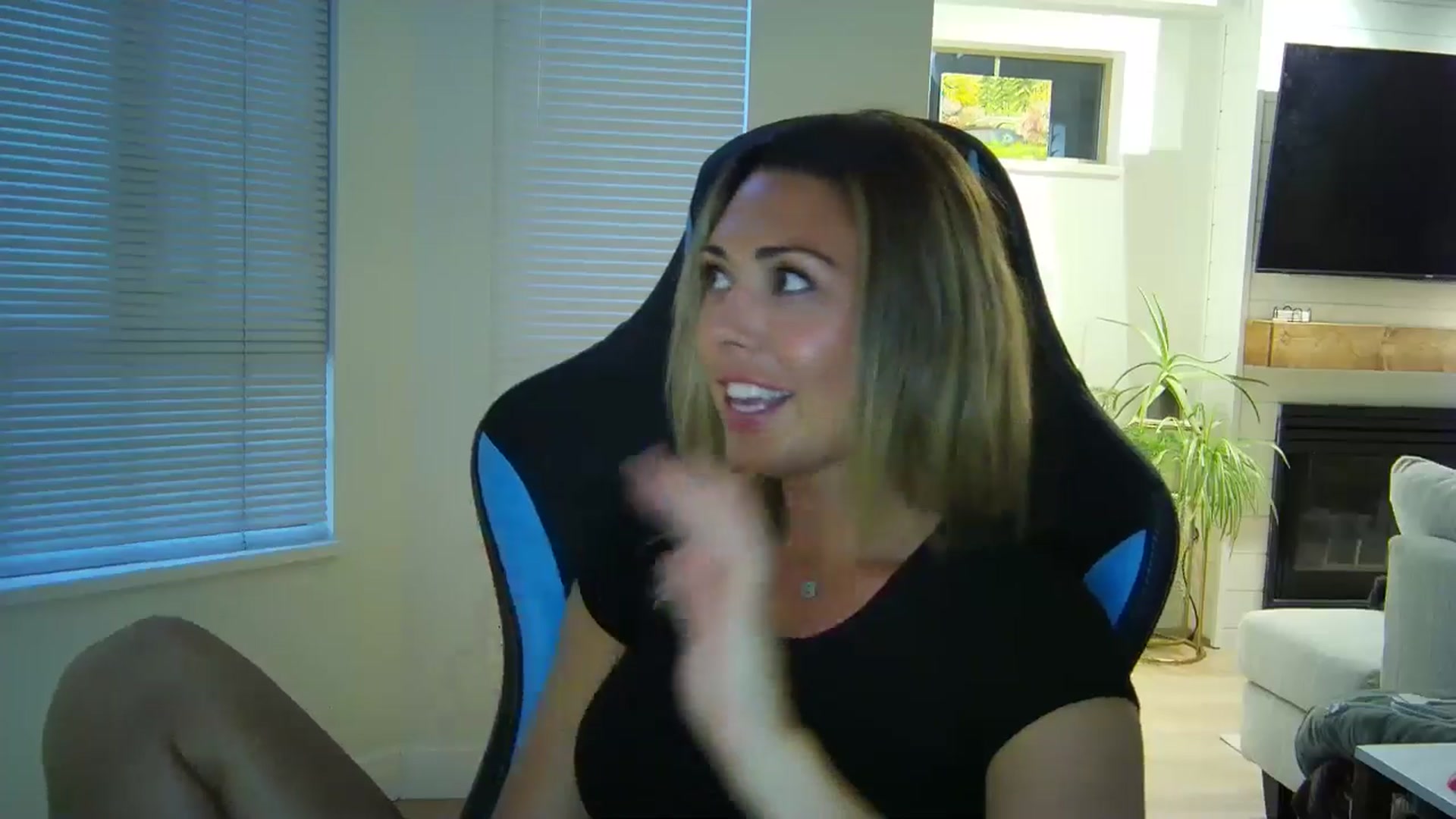 Gallery image thumbnail from Winxzyyy's myfreecams stream on, 09/01/2024, 03:35 image 5 of 20