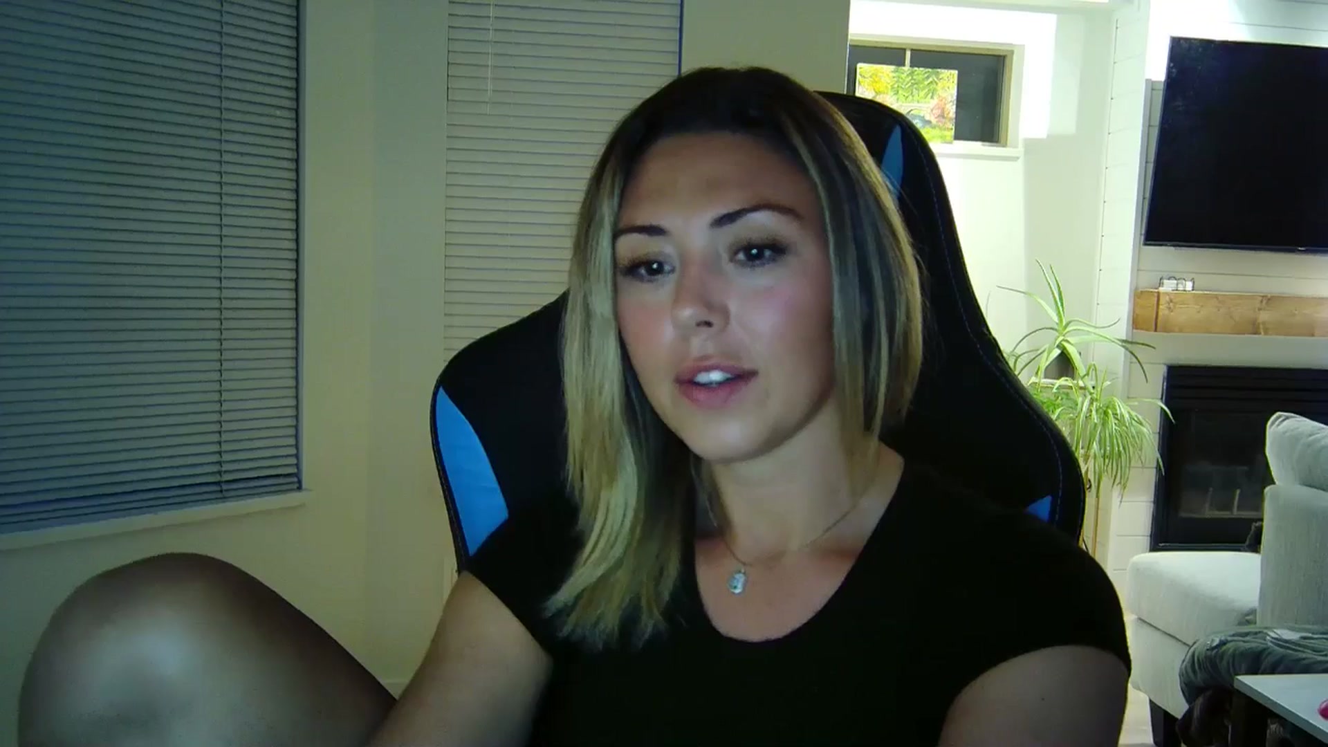 Gallery image thumbnail from Winxzyyy's myfreecams stream on, 09/01/2024, 03:35 image 14 of 20
