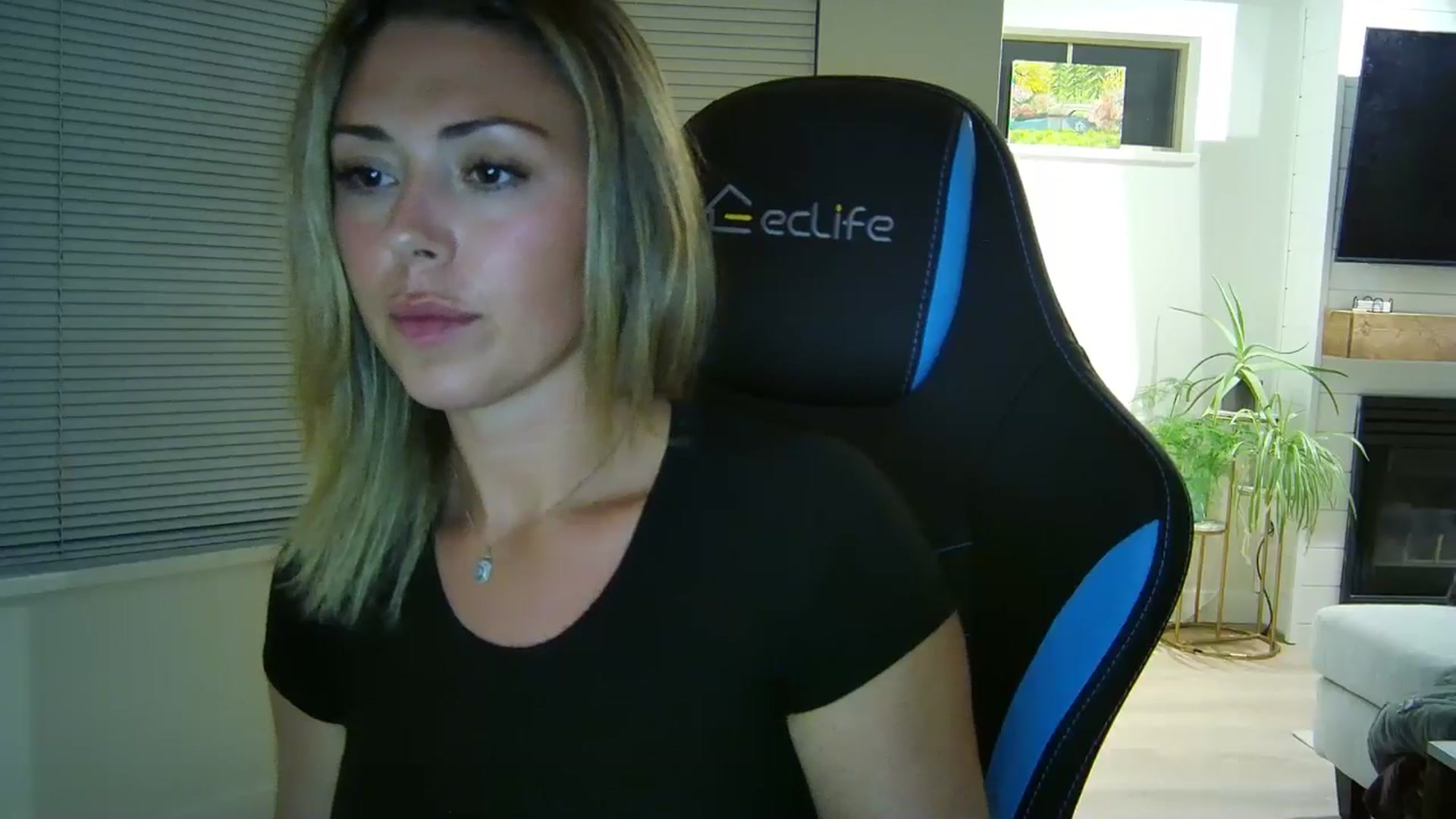Gallery image thumbnail from Winxzyyy's myfreecams stream on, 09/01/2024, 03:35 image 19 of 20