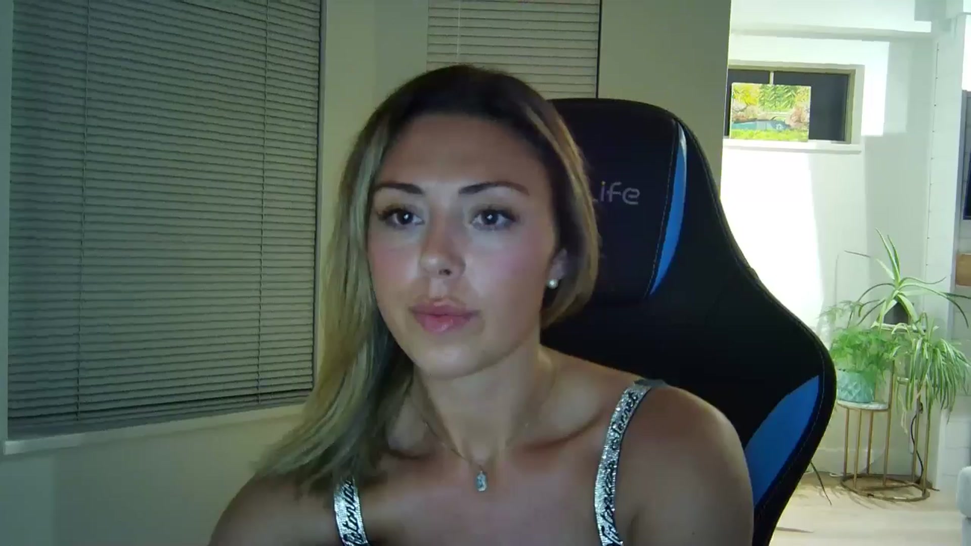 Gallery image thumbnail from Winxzyyy's myfreecams stream on, 09/01/2024, 04:18 image 17 of 20