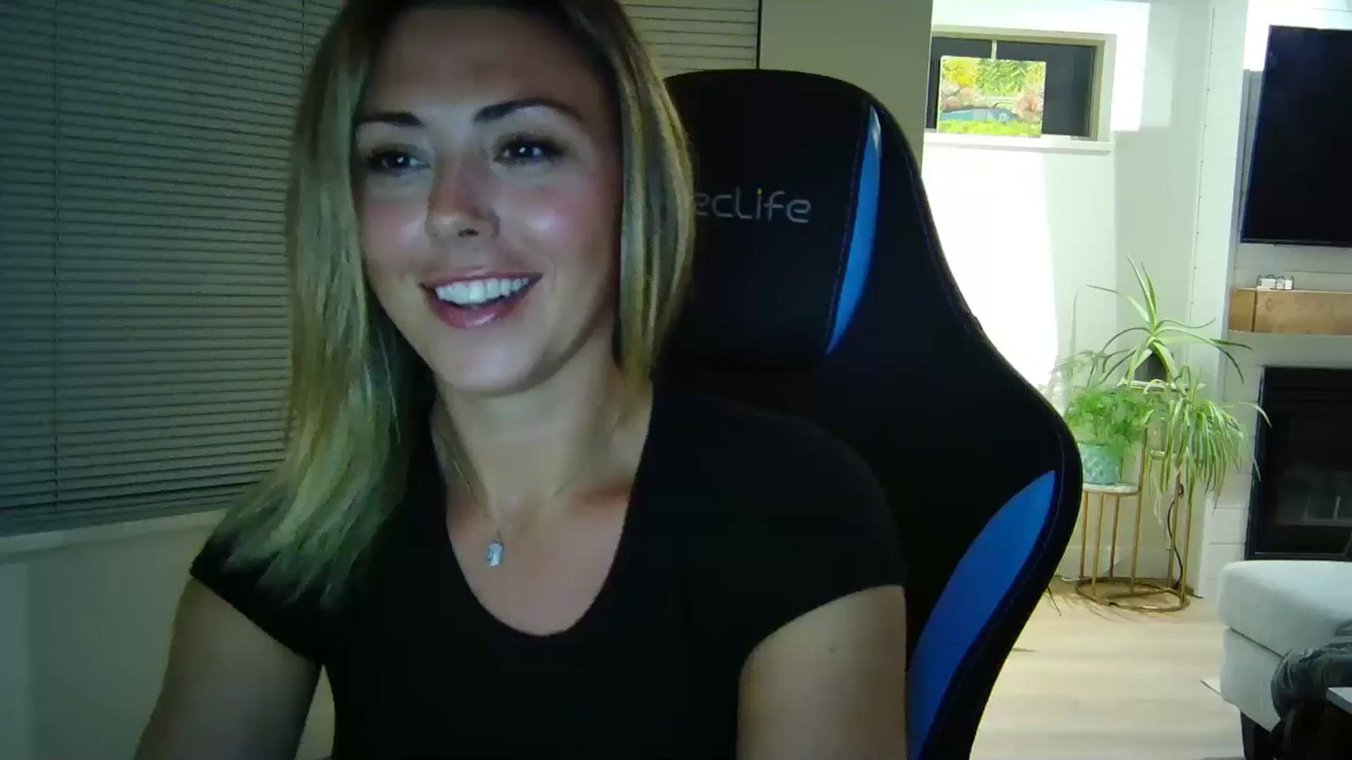 Gallery image thumbnail from Winxzyyy's myfreecams stream on, 09/01/2024, 04:18 image 1 of 20