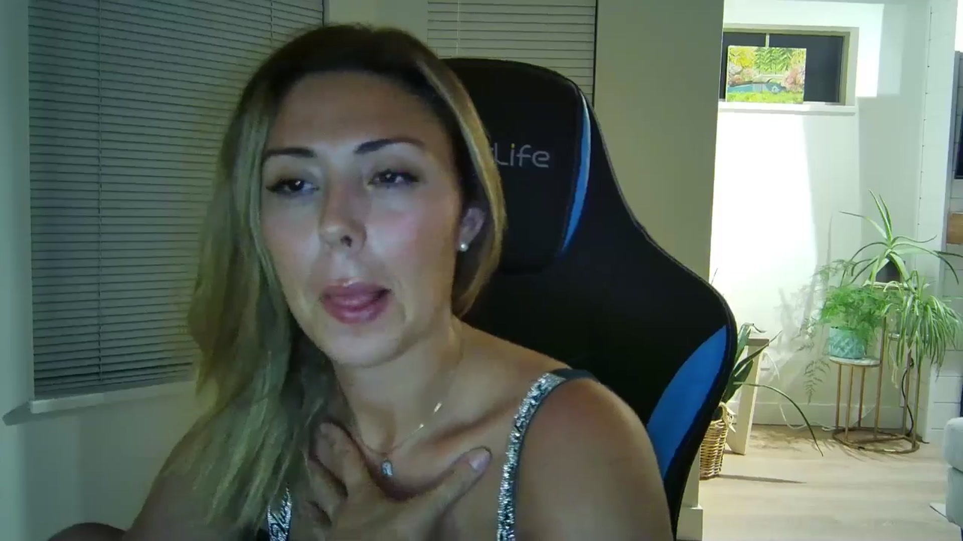 Gallery image thumbnail from Winxzyyy's myfreecams stream on, 09/01/2024, 06:08 image 7 of 20