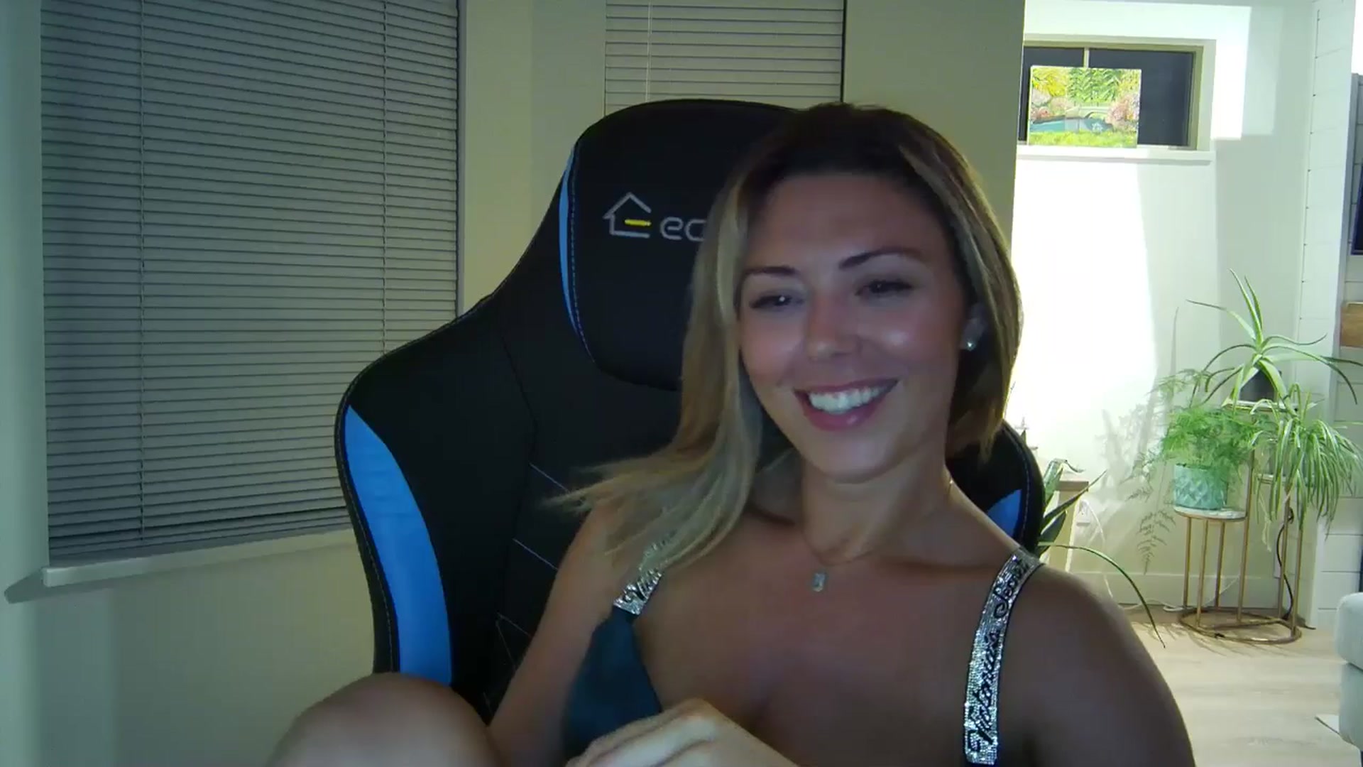 Gallery image thumbnail from Winxzyyy's myfreecams stream on, 09/01/2024, 06:08 image 18 of 20