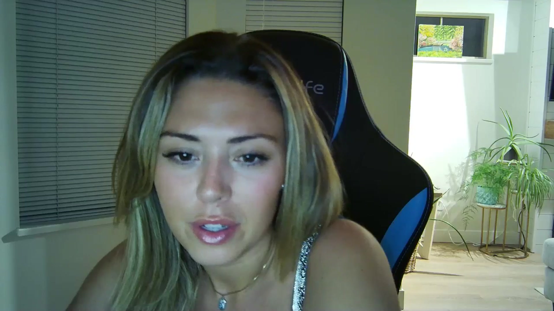 Gallery image thumbnail from Winxzyyy's myfreecams stream on, 09/01/2024, 06:08 image 3 of 20