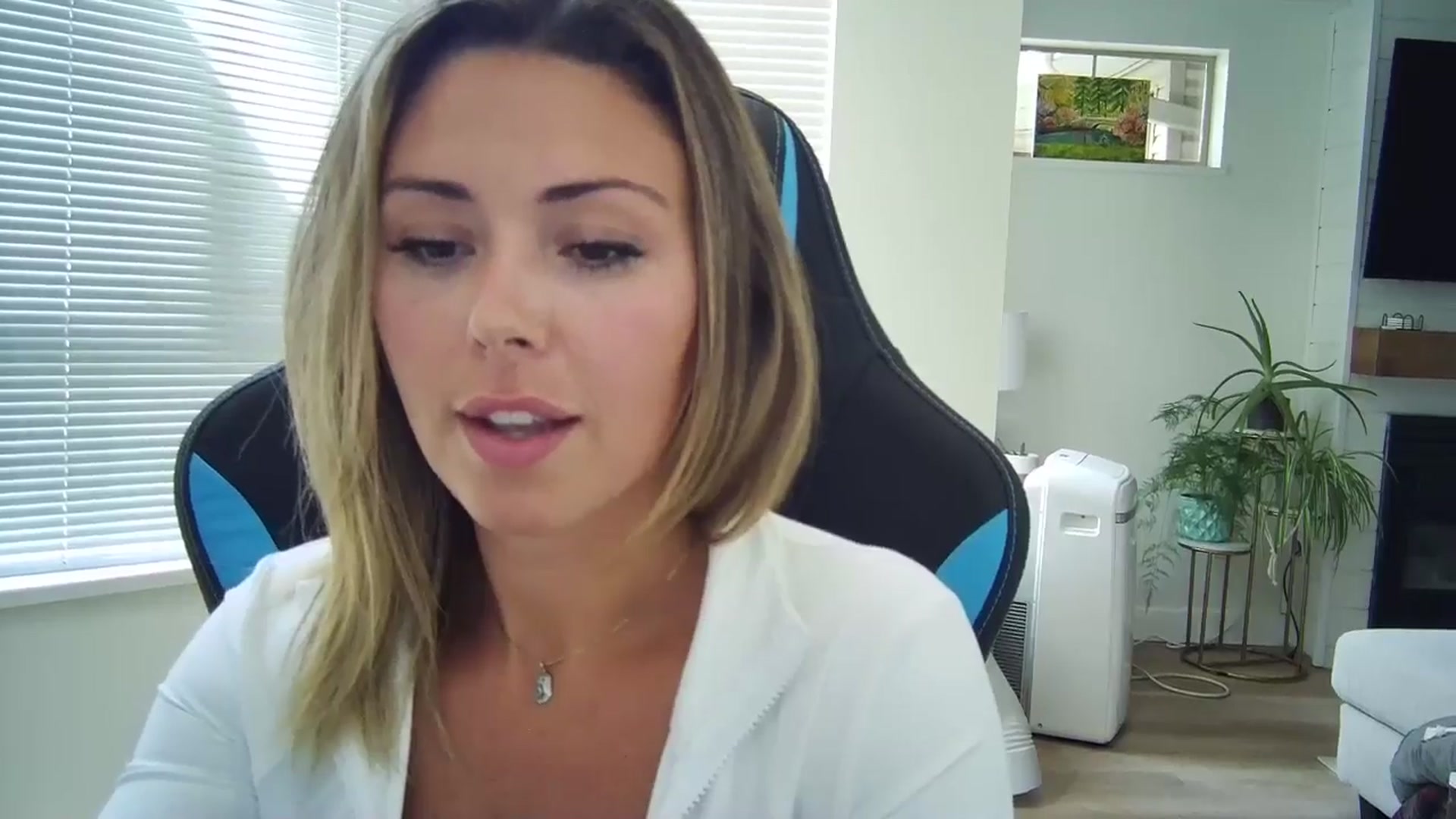 Gallery image thumbnail from Winxzyyy's myfreecams stream on, 09/01/2024, 21:42 image 14 of 20
