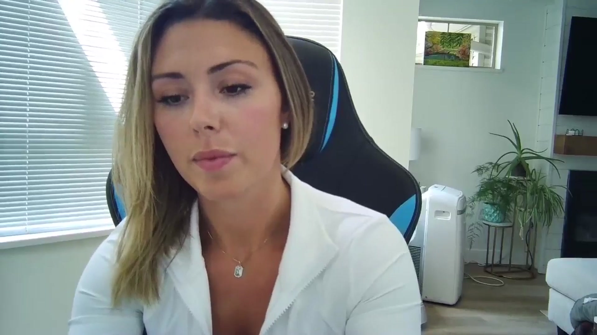 Gallery image thumbnail from Winxzyyy's myfreecams stream on, 09/01/2024, 21:42 image 8 of 20