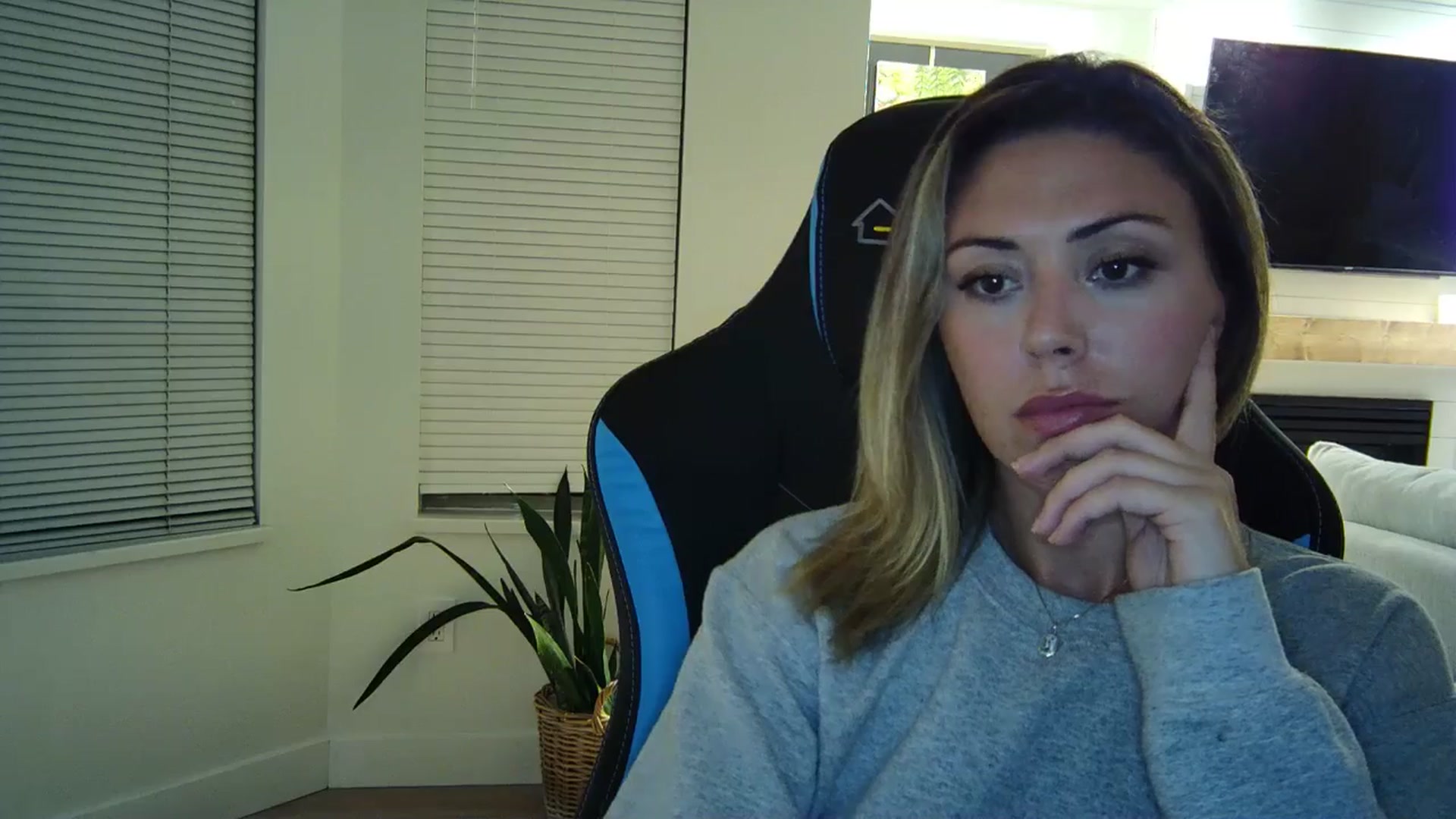 Gallery image thumbnail from Winxzyyy's myfreecams stream on, 09/03/2024, 06:27 image 2 of 20