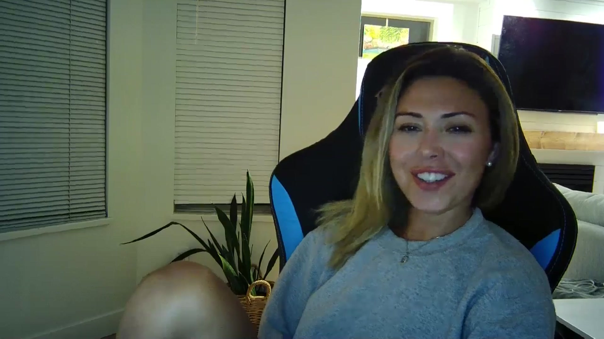 Gallery image thumbnail from Winxzyyy's myfreecams stream on, 09/03/2024, 06:27 image 4 of 20