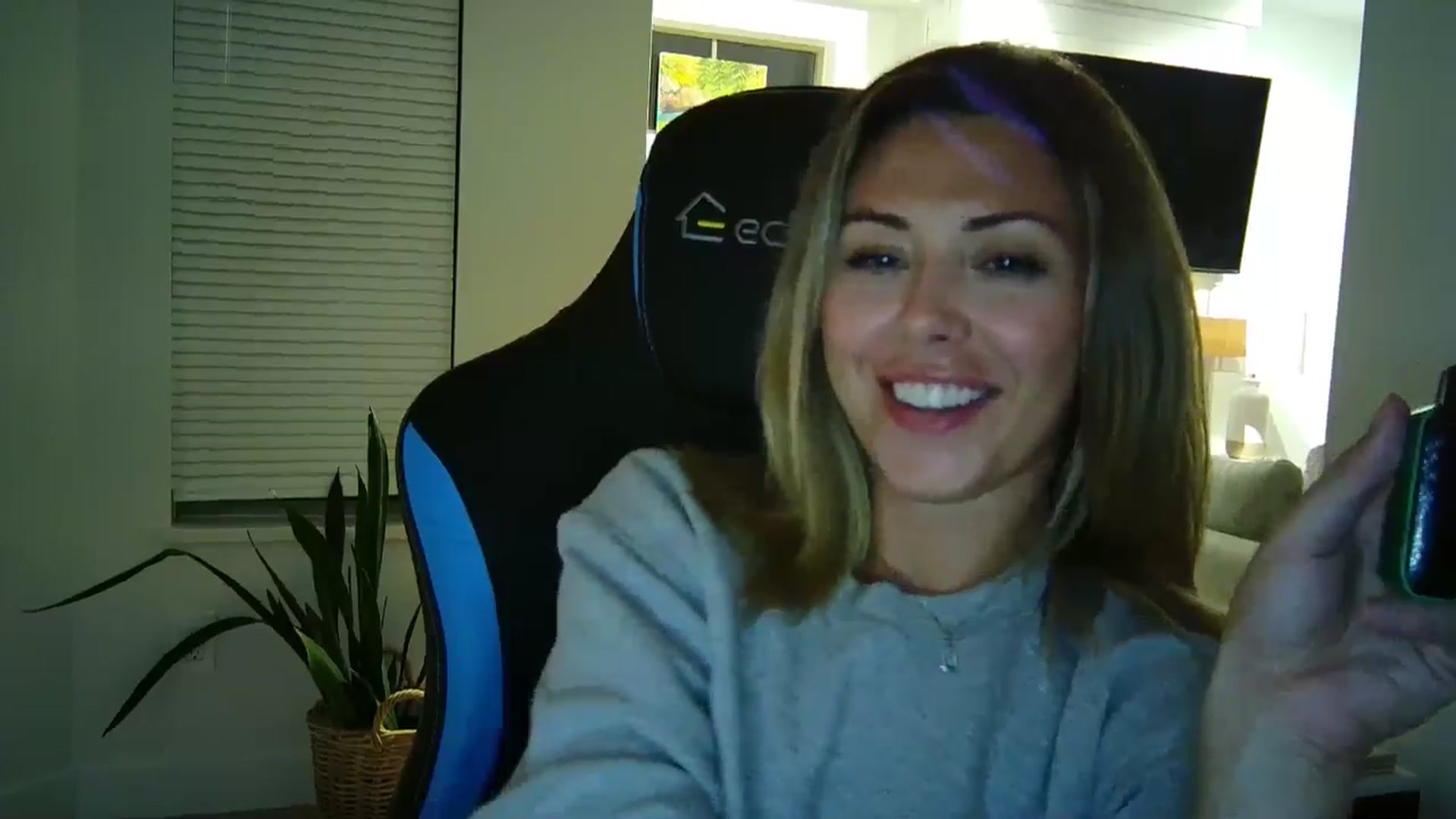Gallery image thumbnail from Winxzyyy's myfreecams stream on, 09/03/2024, 06:27 image 9 of 20