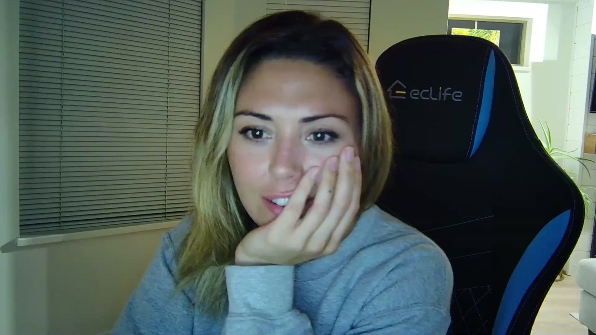 Gallery image thumbnail from Winxzyyy's myfreecams stream on, 09/03/2024, 06:27 image 15 of 20