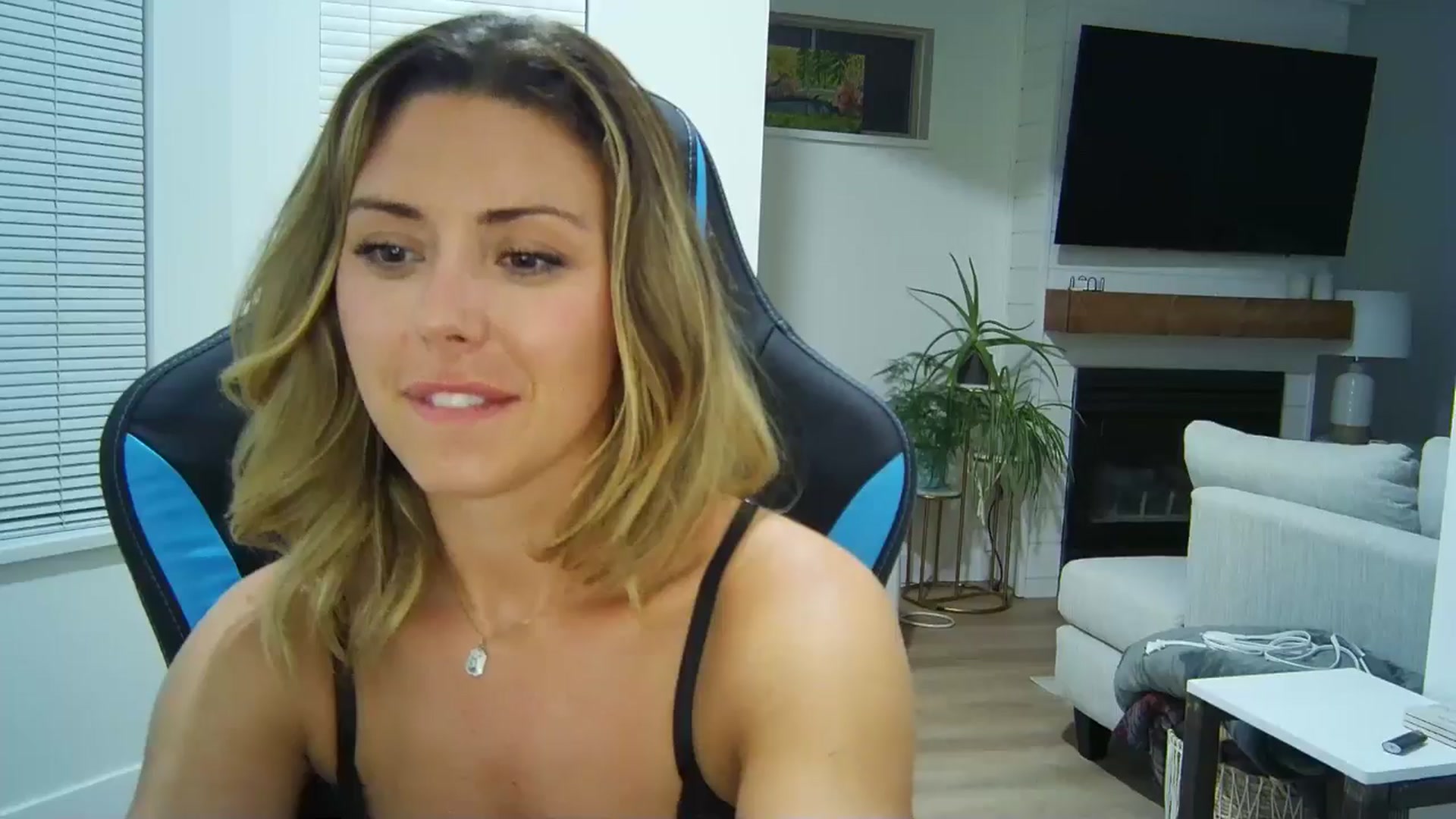 Gallery image thumbnail from Winxzyyy's myfreecams stream on, 09/06/2024, 04:33 image 13 of 20