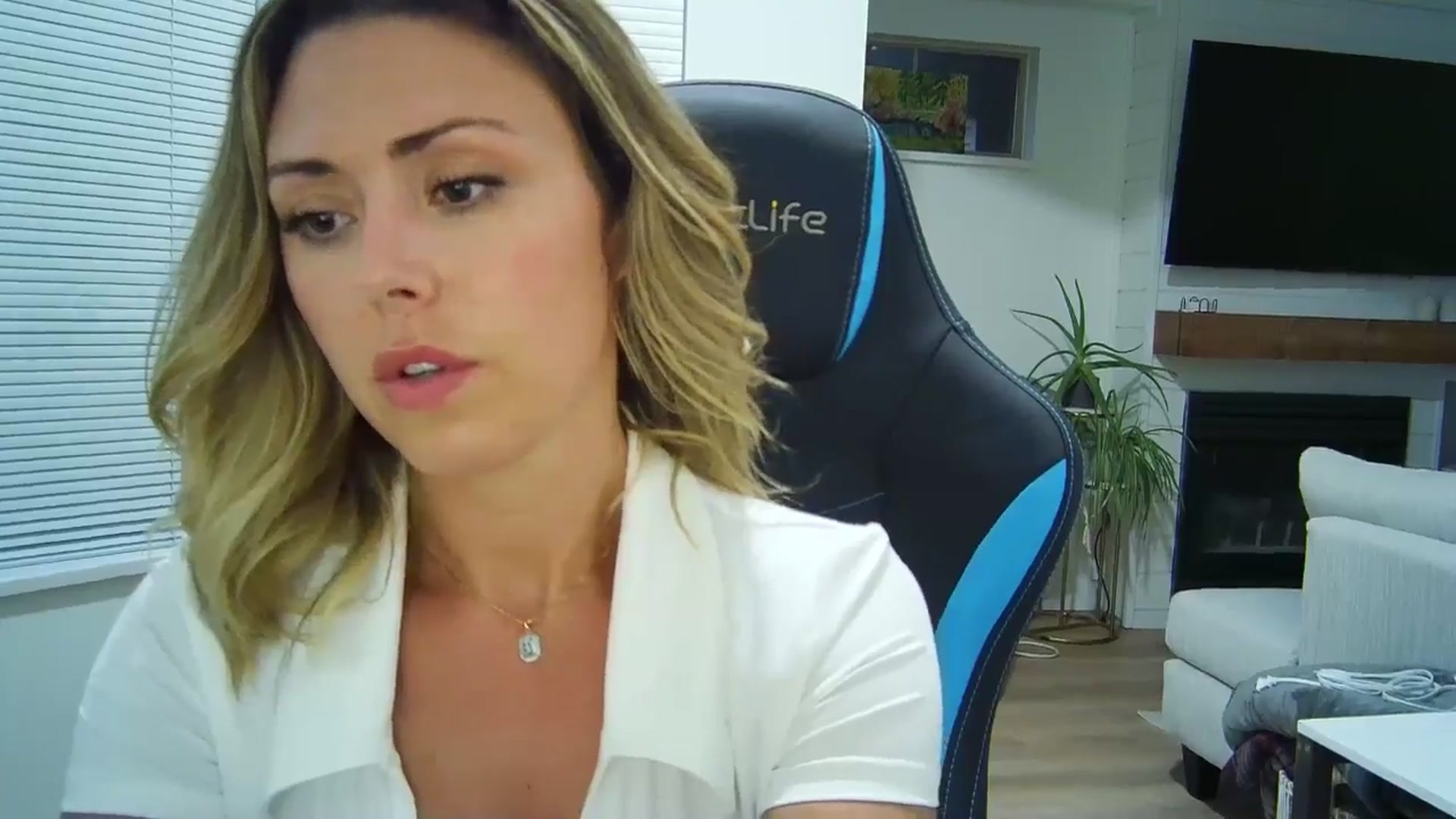Gallery image thumbnail from Winxzyyy's myfreecams stream on, 09/06/2024, 04:33 image 3 of 20