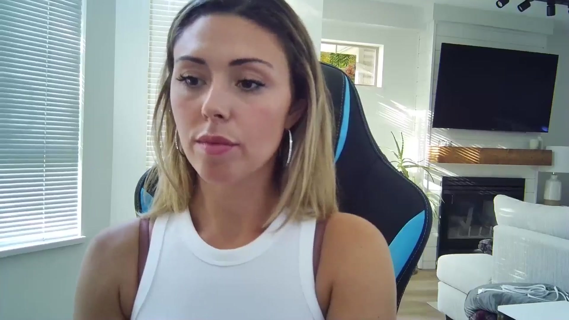 Gallery image thumbnail from Winxzyyy's myfreecams stream on, 09/11/2024, 01:44 image 2 of 20