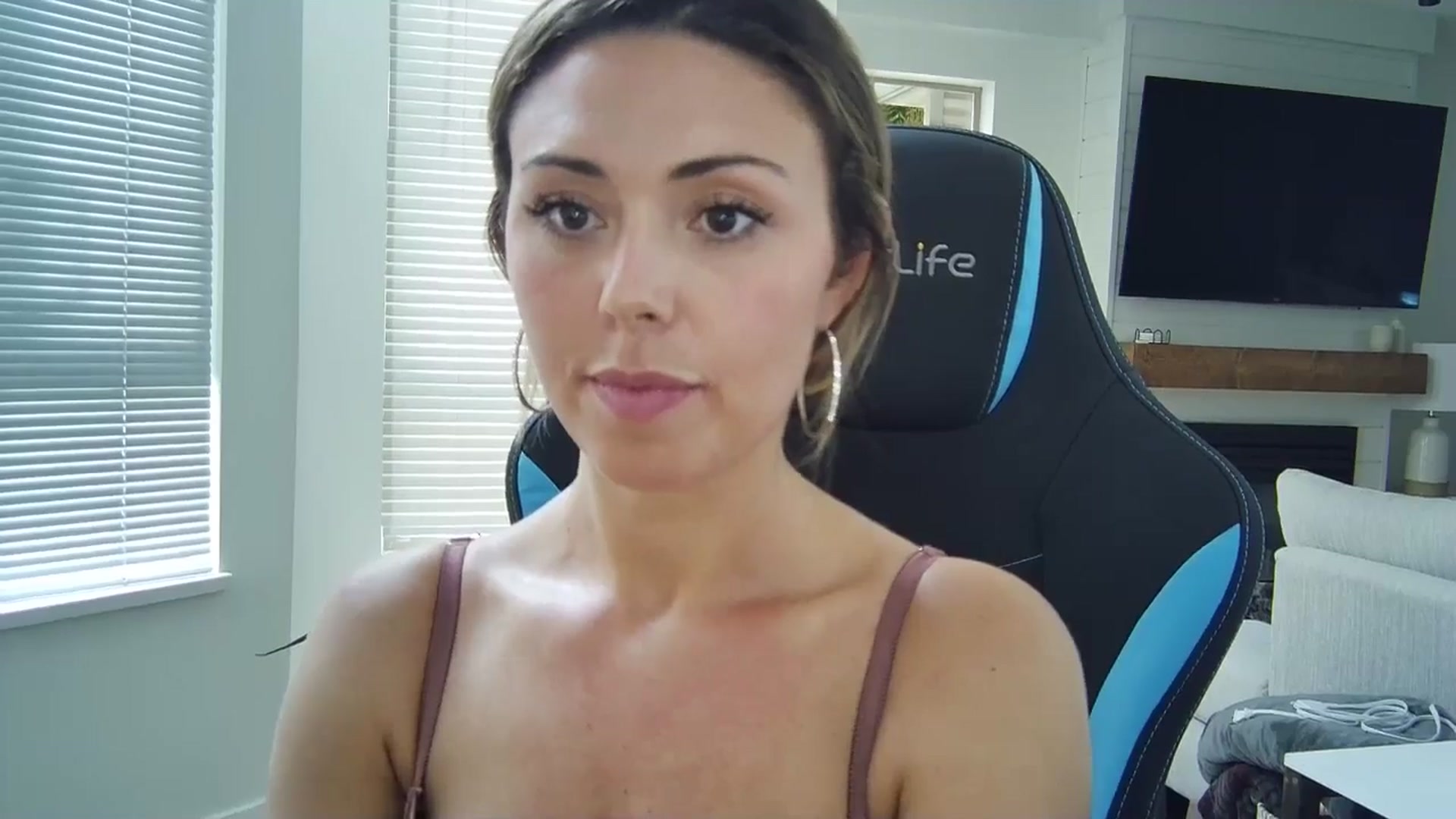 Gallery image thumbnail from Winxzyyy's myfreecams stream on, 09/11/2024, 01:44 image 9 of 20