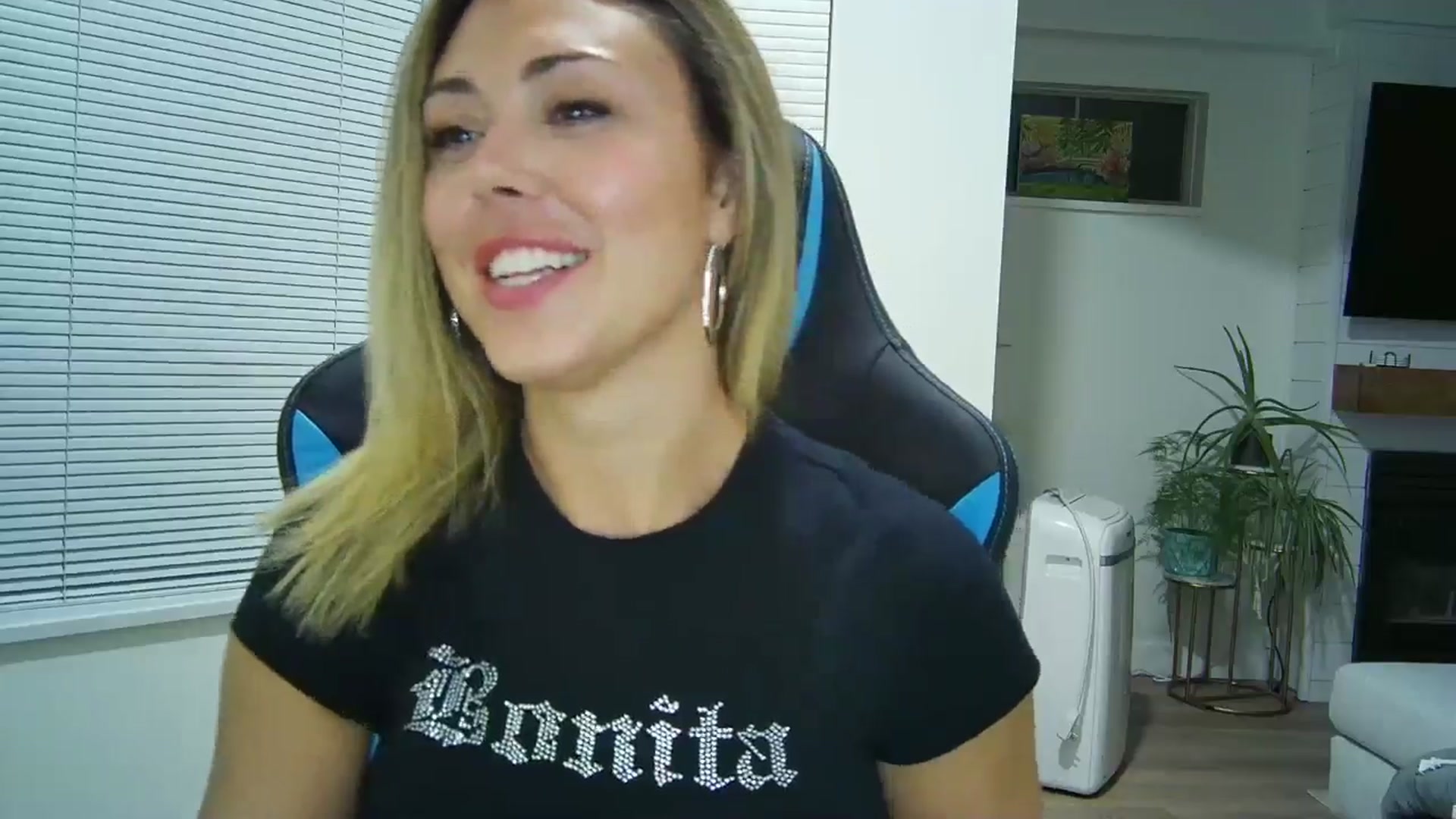 Gallery image thumbnail from Winxzyyy's myfreecams stream on, 09/15/2024, 09:22 image 3 of 20