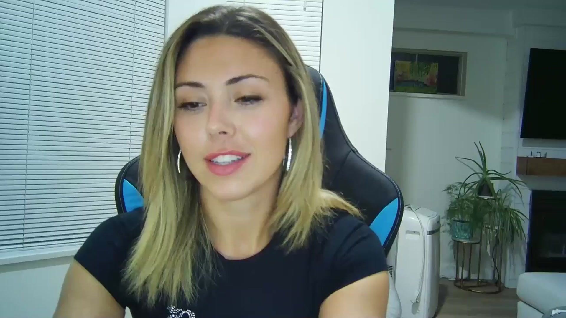 Gallery image thumbnail from Winxzyyy's myfreecams stream on, 09/15/2024, 09:22 image 2 of 20