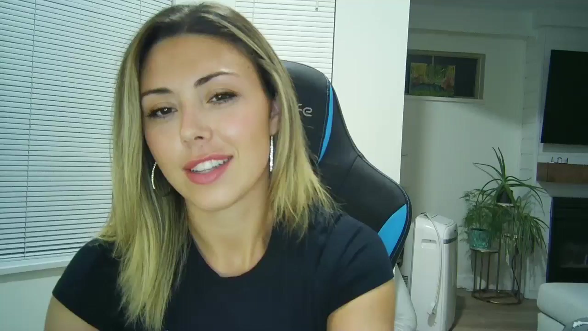 Gallery image thumbnail from Winxzyyy's myfreecams stream on, 09/15/2024, 09:22 image 1 of 20
