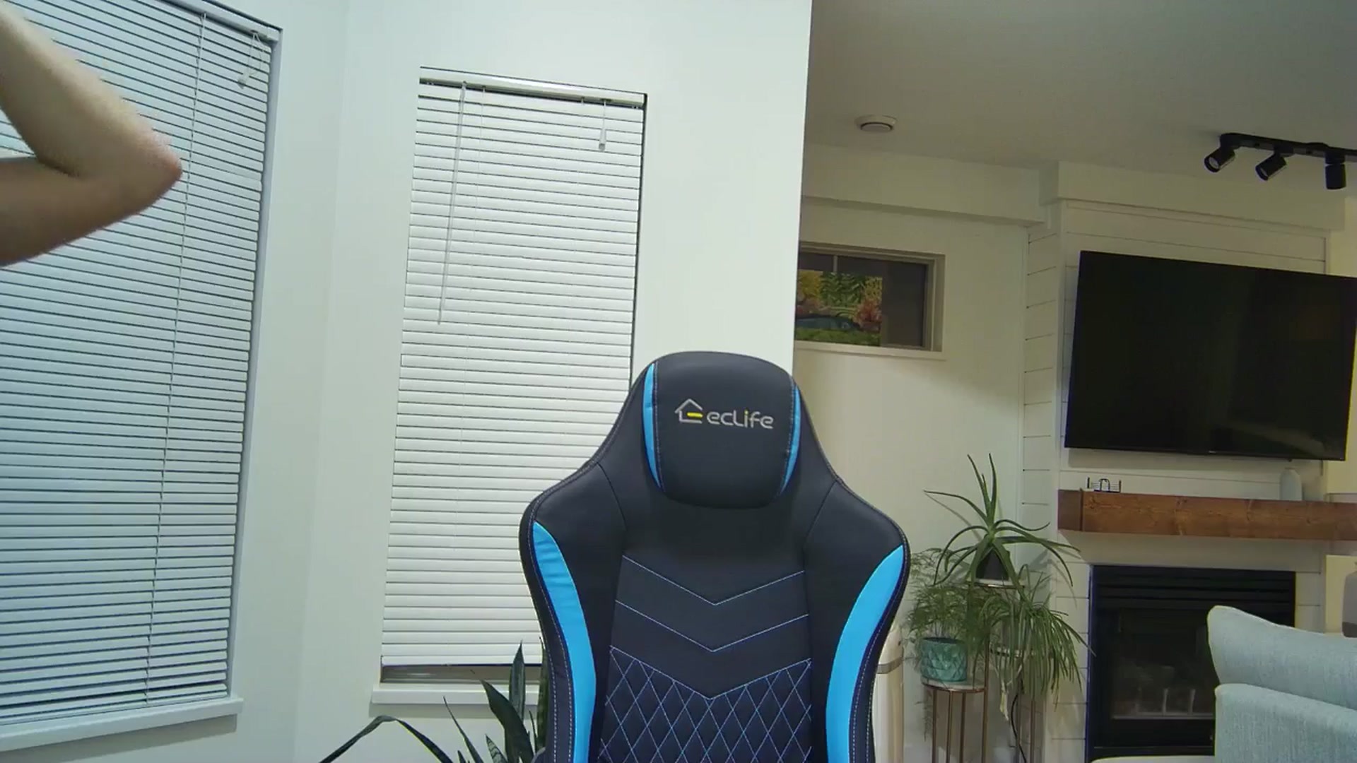 Gallery image thumbnail from Winxzyyy's myfreecams stream on, 09/19/2024, 06:40 image 10 of 20