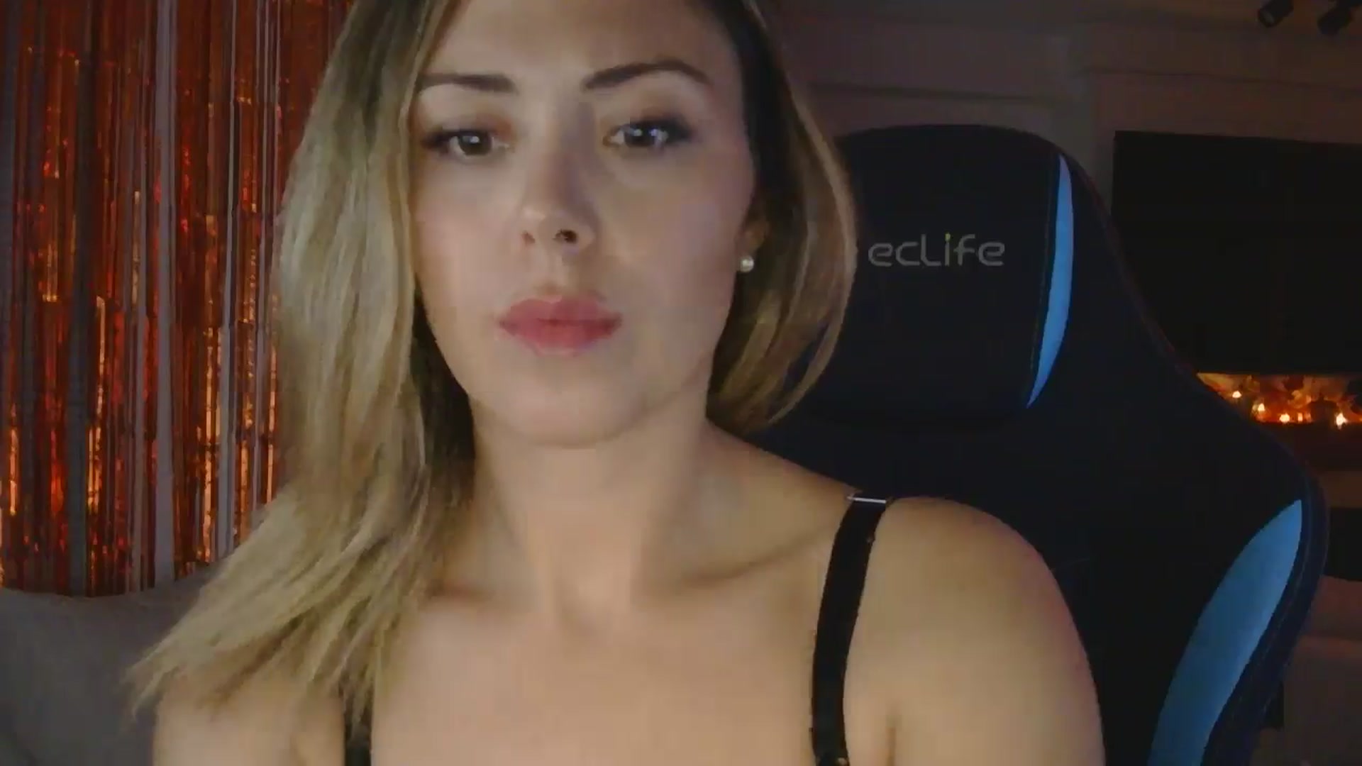 Gallery image thumbnail from Winxzyyy's myfreecams stream on, 10/24/2024, 04:37 image 5 of 20