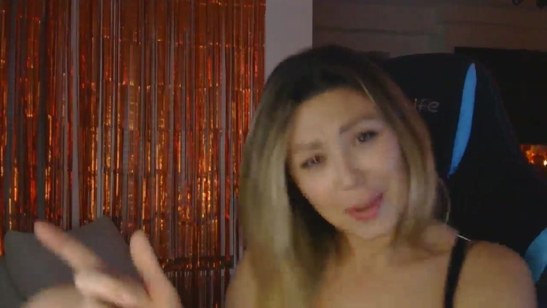 Gallery image thumbnail from Winxzyyy's myfreecams stream on, 10/24/2024, 04:37 image 14 of 20