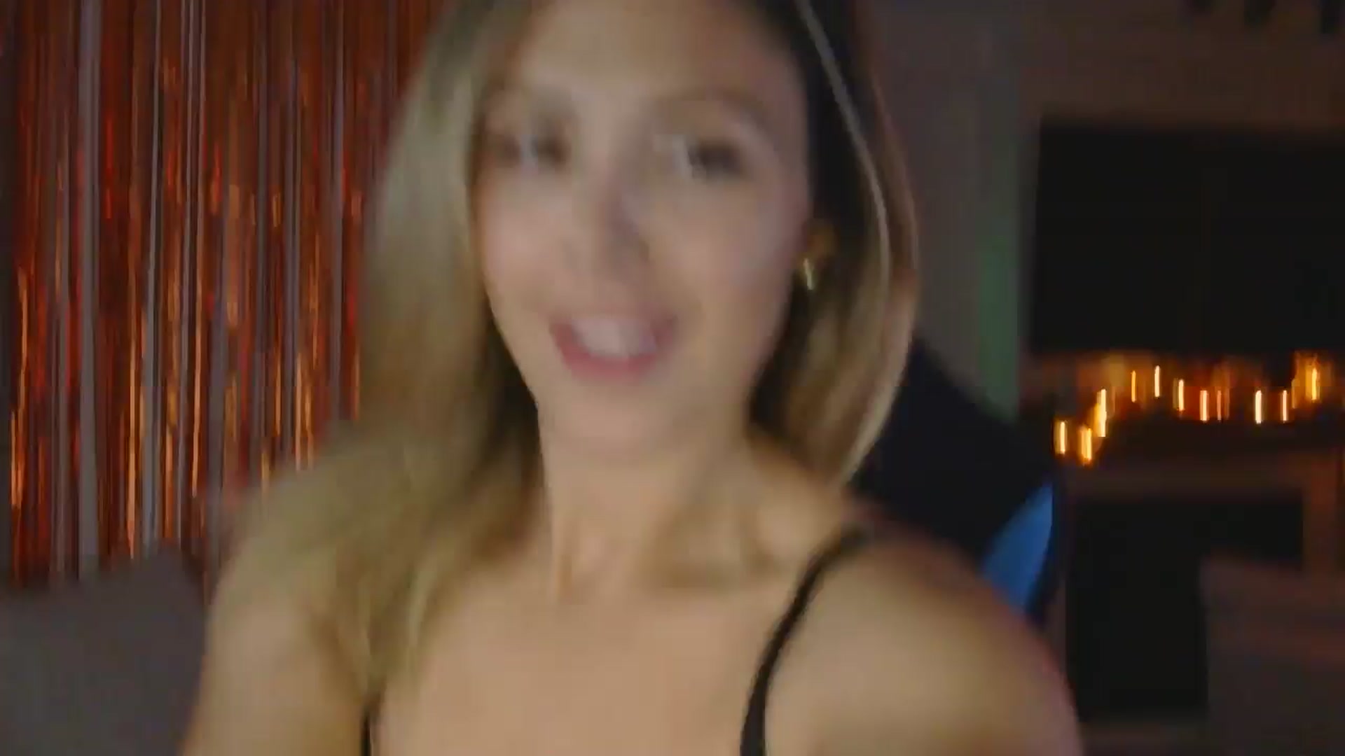 Gallery image thumbnail from Winxzyyy's myfreecams stream on, 10/24/2024, 04:37 image 8 of 20