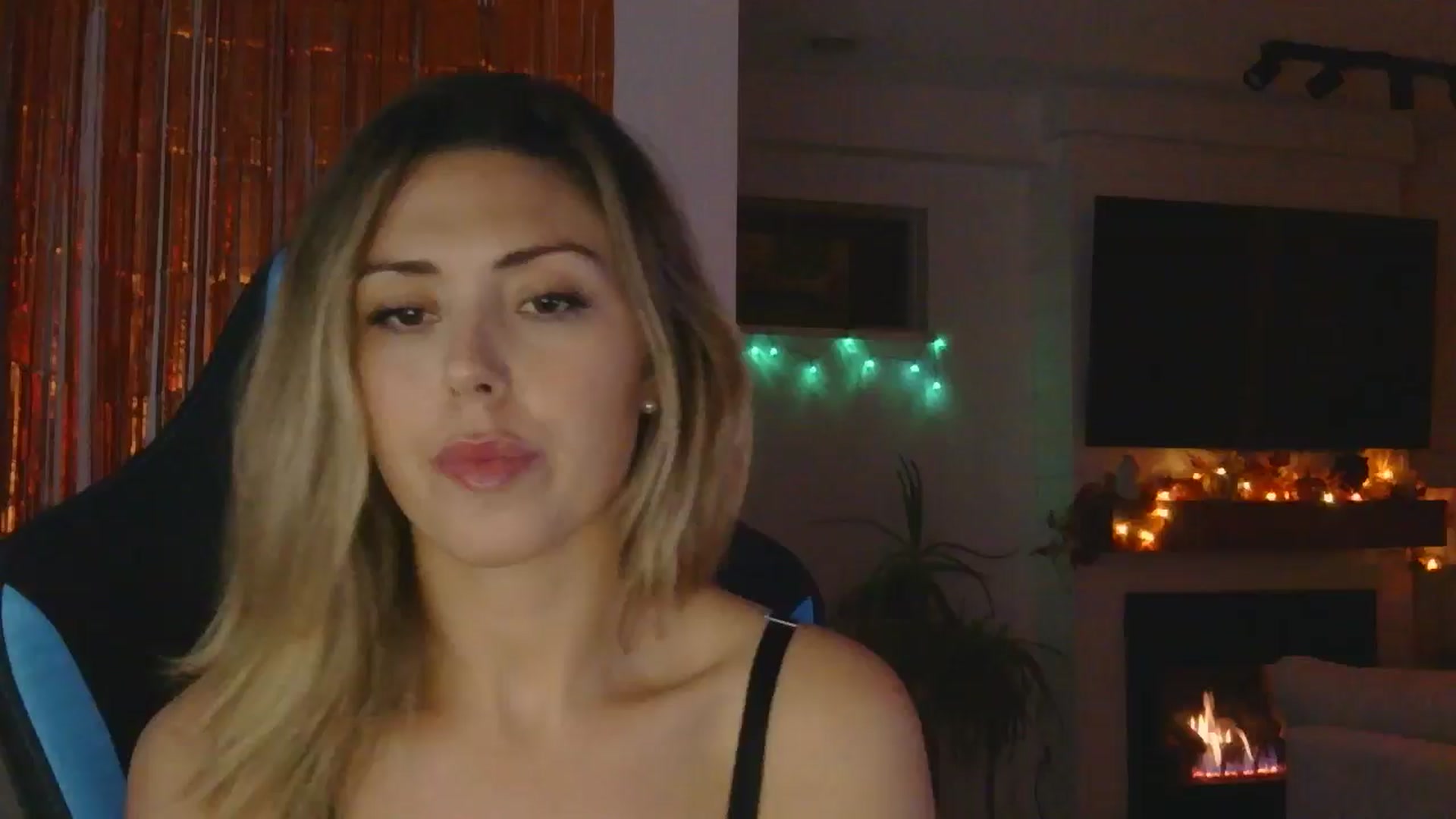 Gallery image thumbnail from Winxzyyy's myfreecams stream on, 10/24/2024, 07:53 image 1 of 20