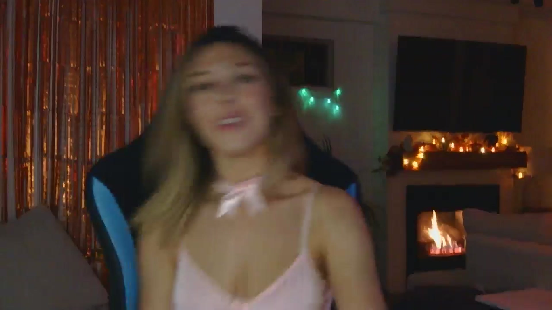 Gallery image thumbnail from Winxzyyy's myfreecams stream on, 10/24/2024, 07:53 image 19 of 20