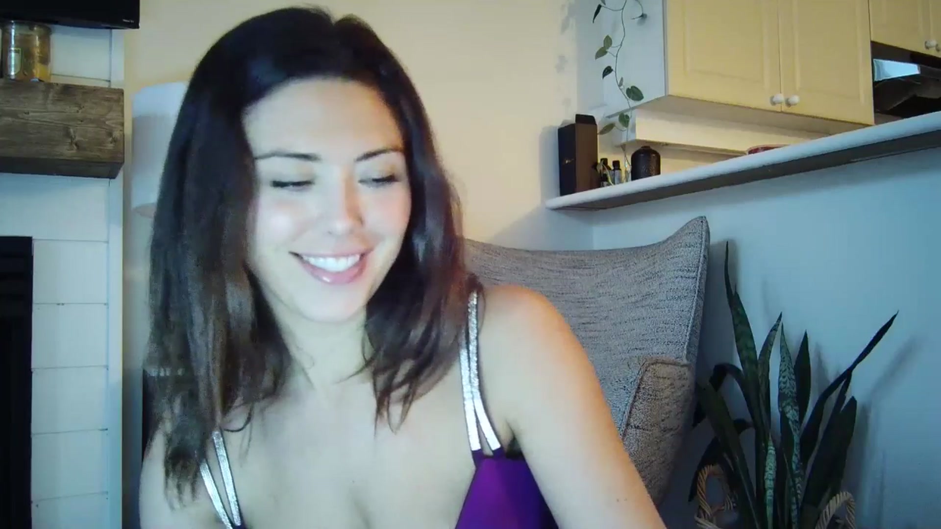 Gallery image thumbnail from Winxzyyy's myfreecams stream on, 01/02/2025, 23:40 image 3 of 20