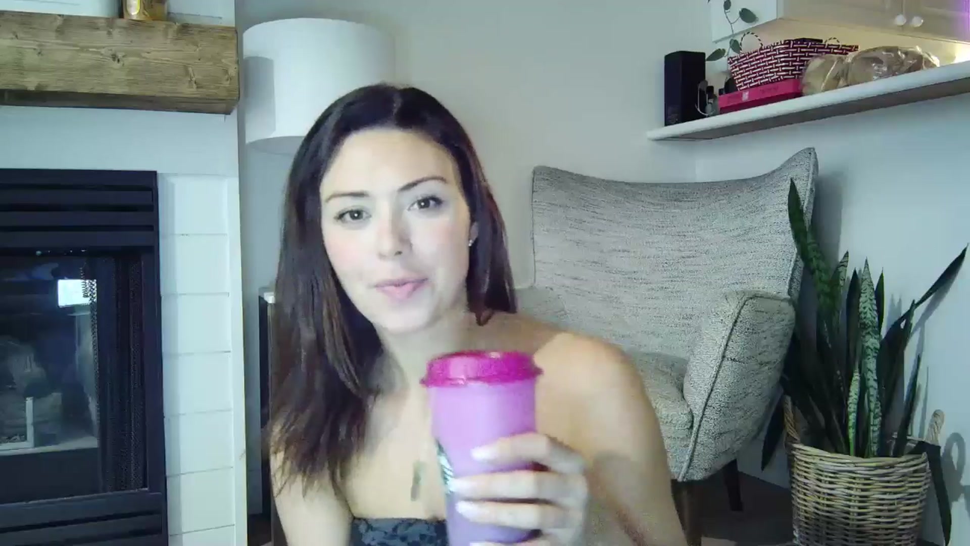 Gallery image thumbnail from Winxzyyy's myfreecams stream on, 01/04/2025, 24:07 image 14 of 20