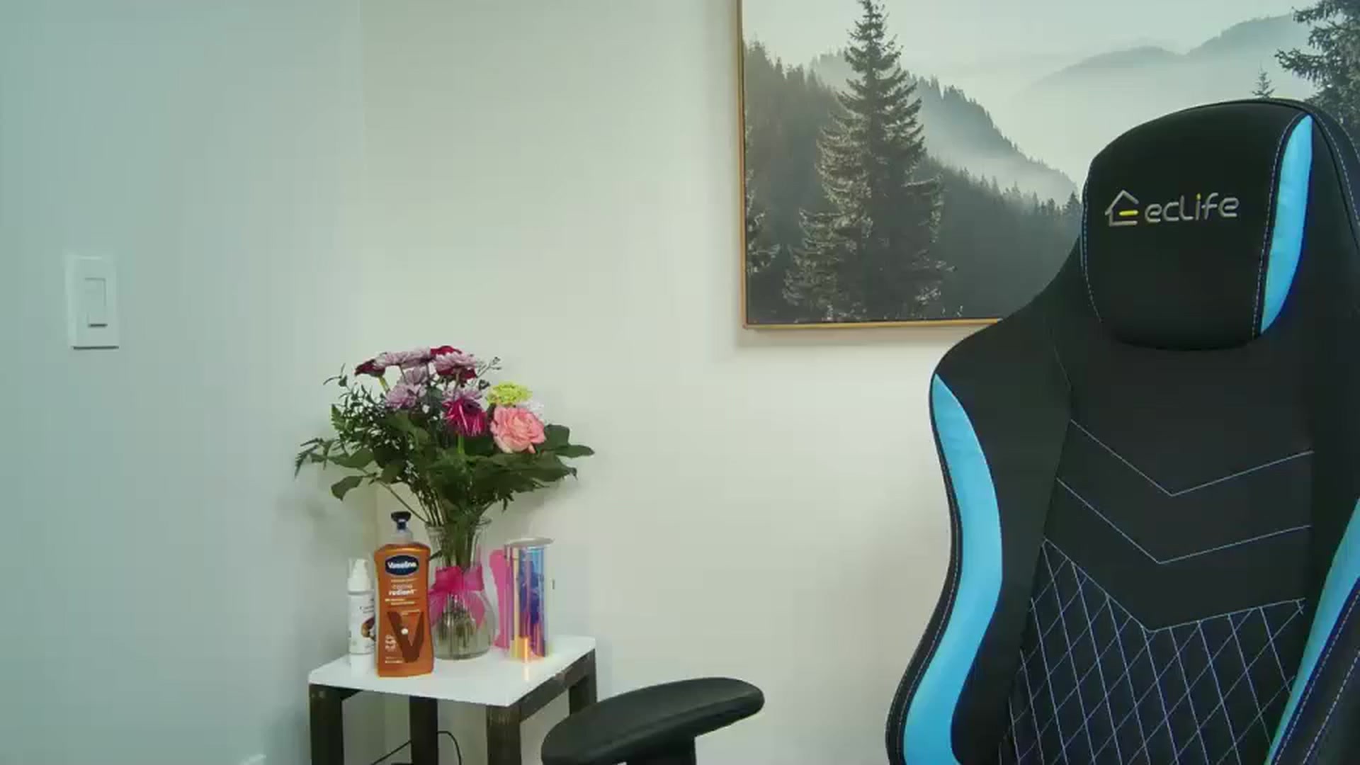 Gallery image thumbnail from Winxzyyy's myfreecams stream on, 03/09/2025, 22:04 image 18 of 20