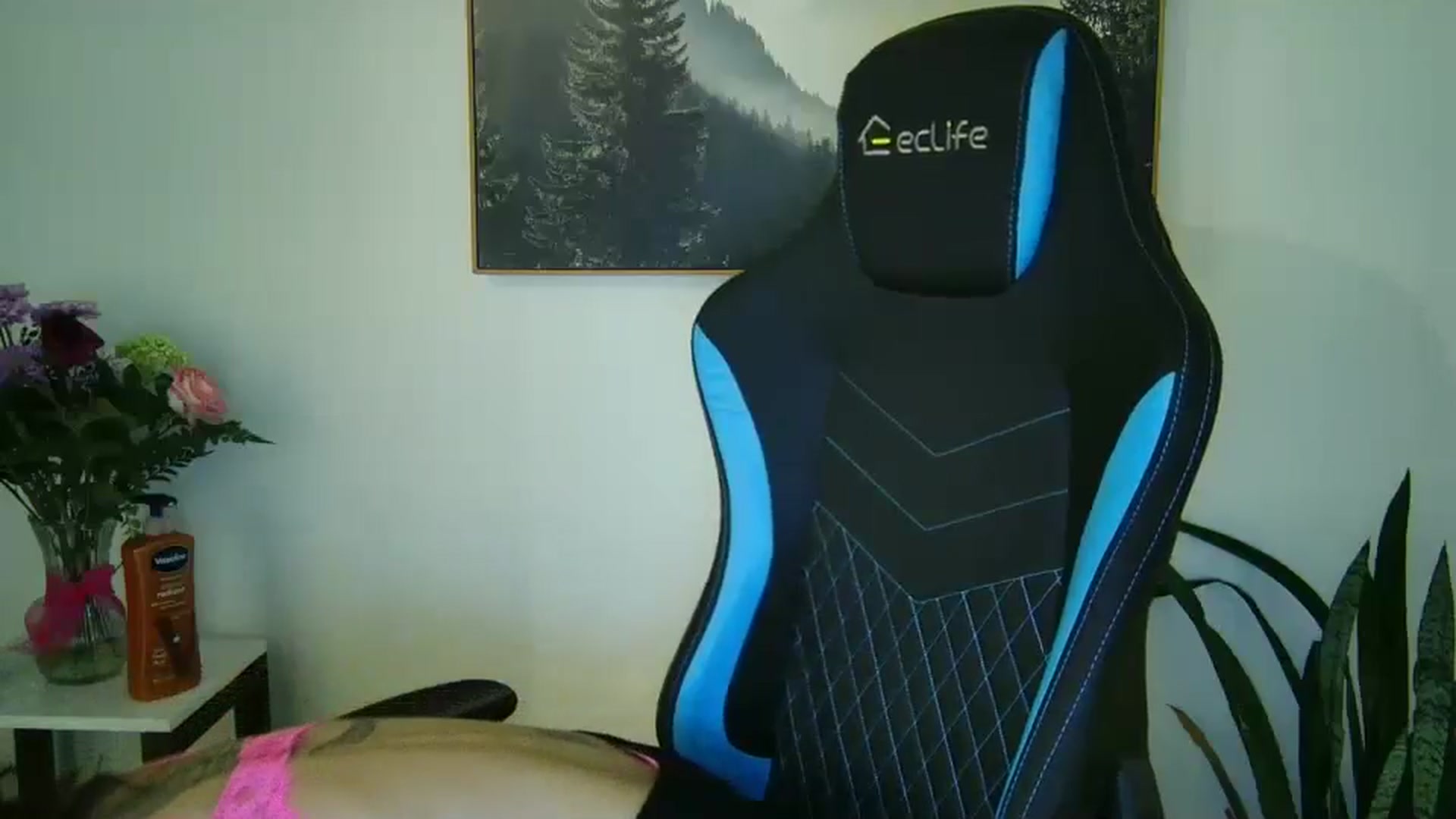 Gallery image thumbnail from Winxzyyy's myfreecams stream on, 03/13/2025, 02:56 image 11 of 20