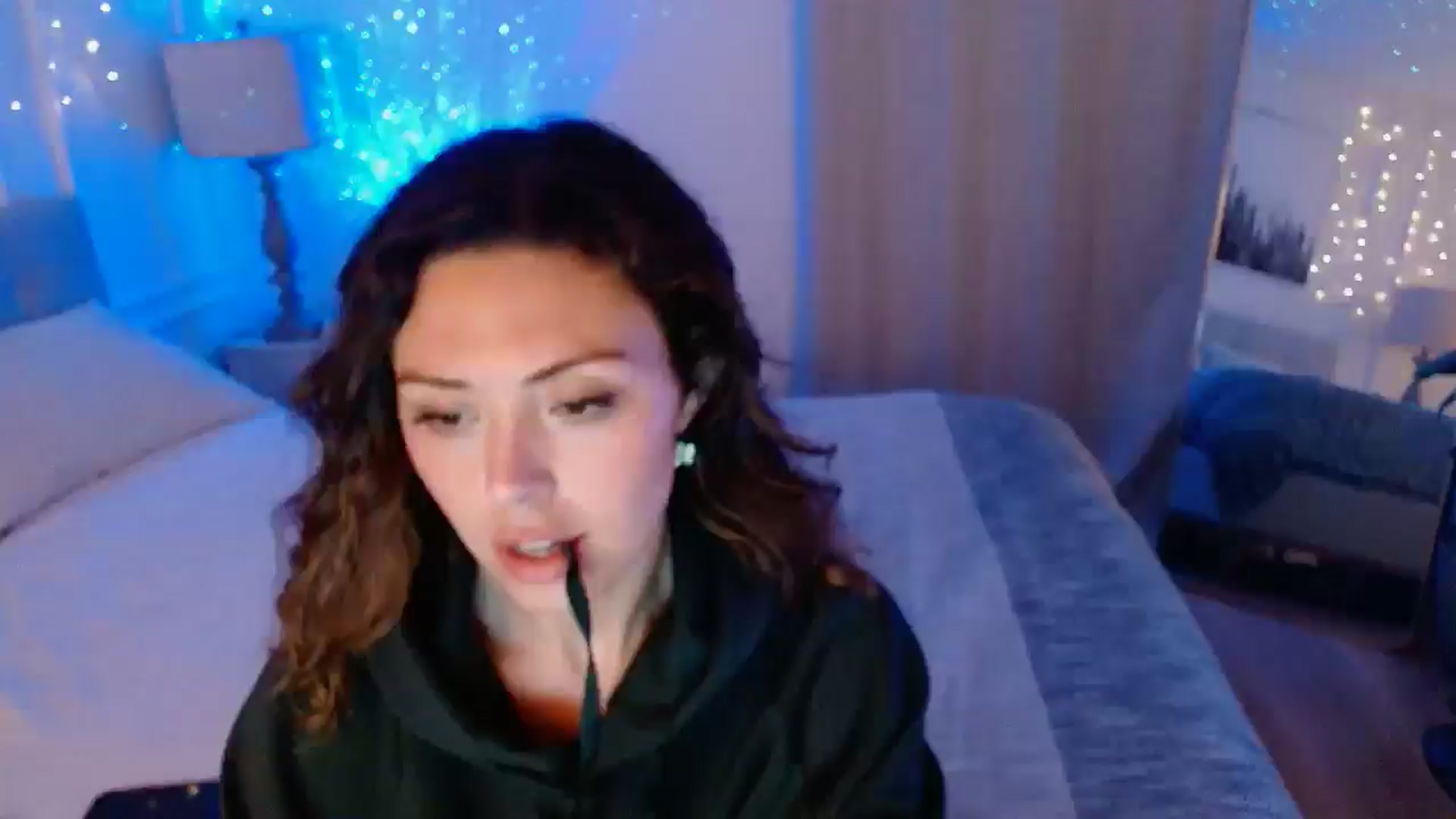Gallery image thumbnail from Winxzyyy's myfreecams stream on, 05/13/2025, 07:16 image 1 of 20