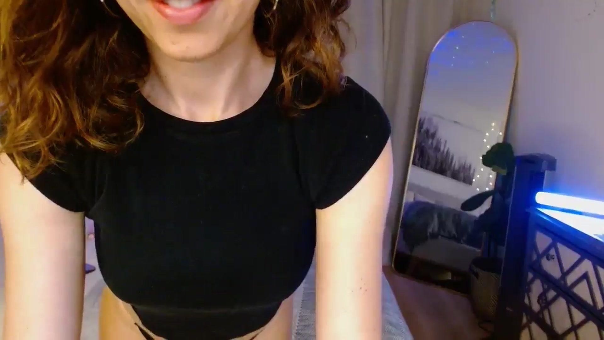 Gallery image thumbnail from Winxzyyy's myfreecams stream on, 05/20/2025, 24:00 image 6 of 20