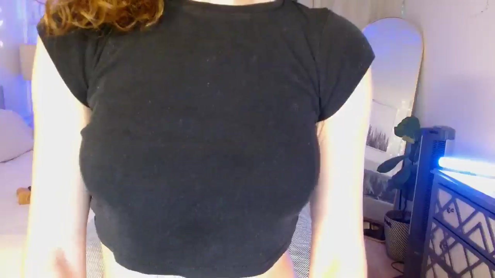 Gallery image thumbnail from Winxzyyy's myfreecams stream on, 05/20/2025, 24:00 image 5 of 20