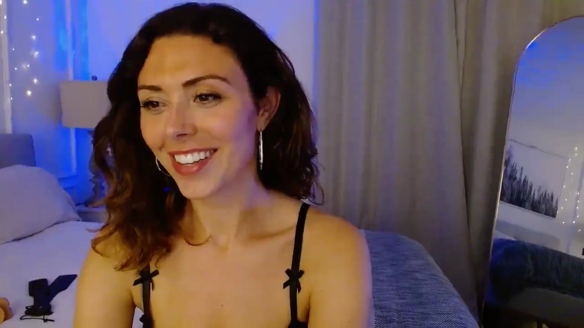 Gallery image thumbnail from Winxzyyy's myfreecams stream on, 05/20/2025, 06:33 image 9 of 20