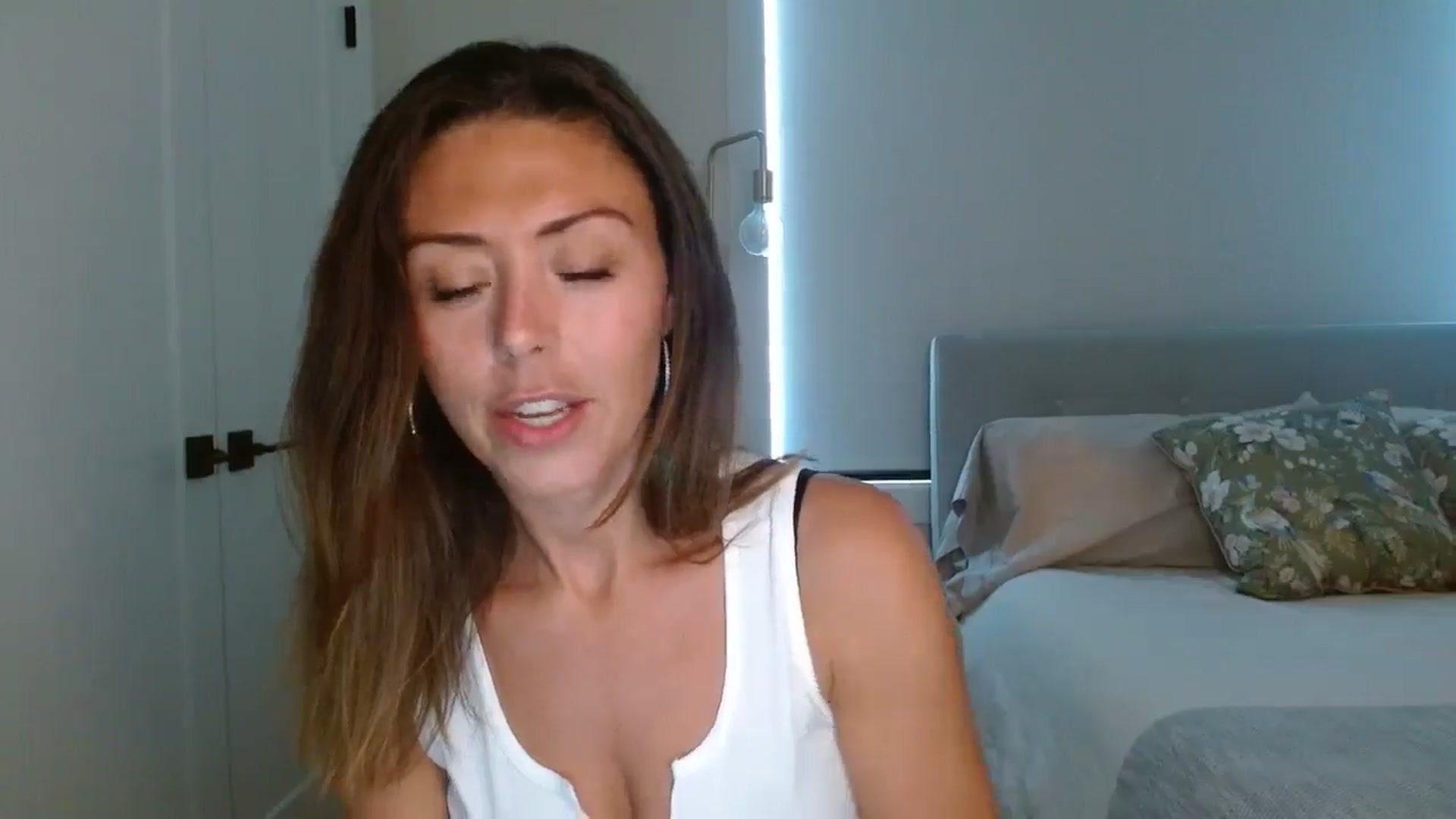 Gallery image thumbnail from Winxzyyy's myfreecams stream on, 08/21/2025, 01:03 image 2 of 20