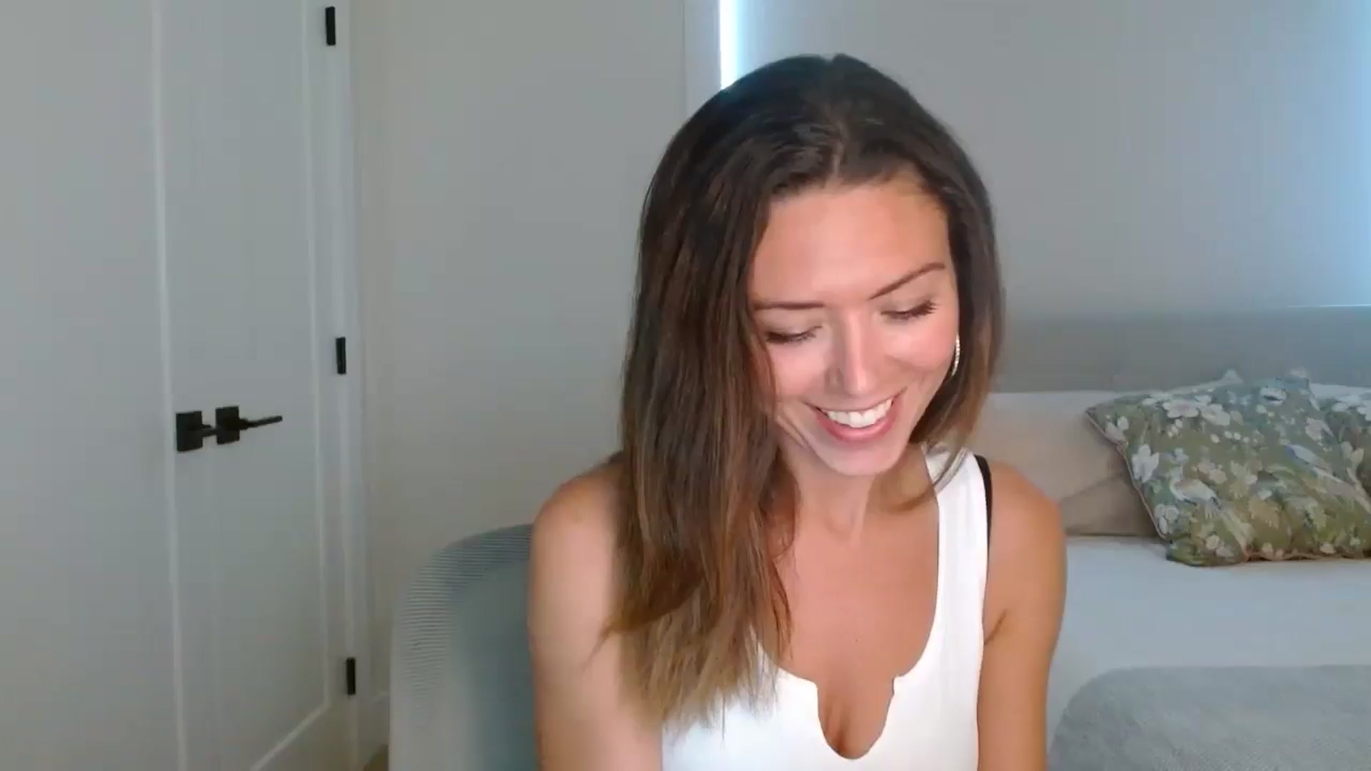 Gallery image thumbnail from Winxzyyy's myfreecams stream on, 08/21/2025, 01:03 image 1 of 20
